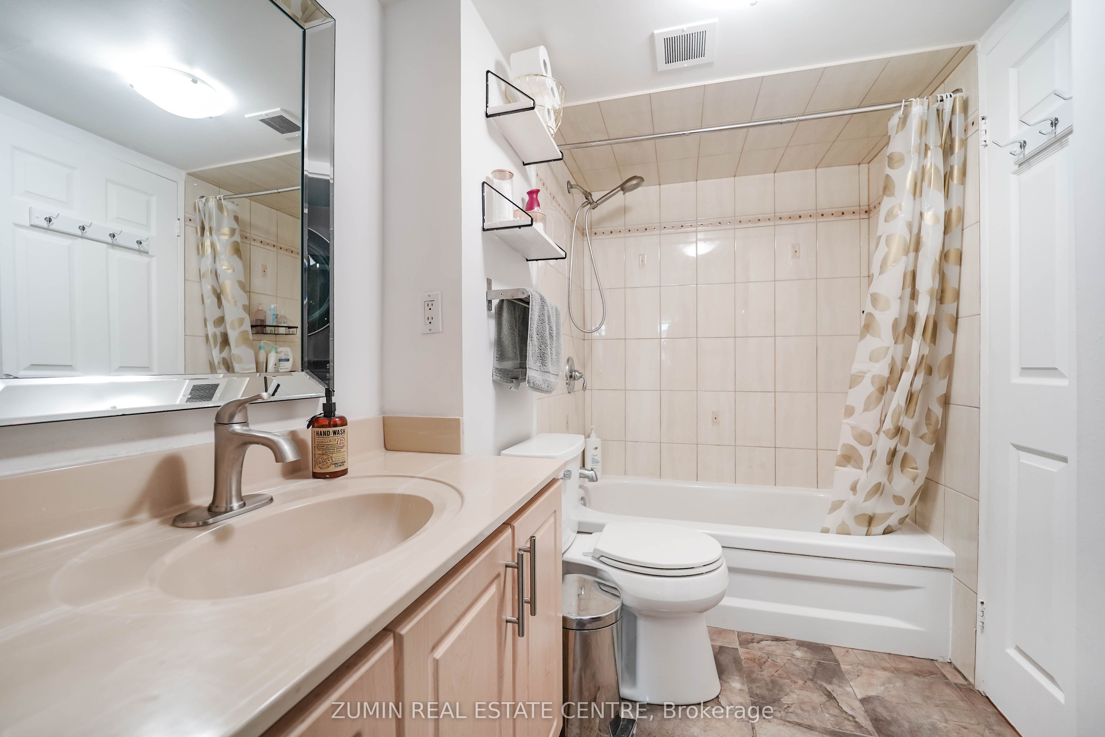 1555 E Finch Avenue E 602 Property Photo 20