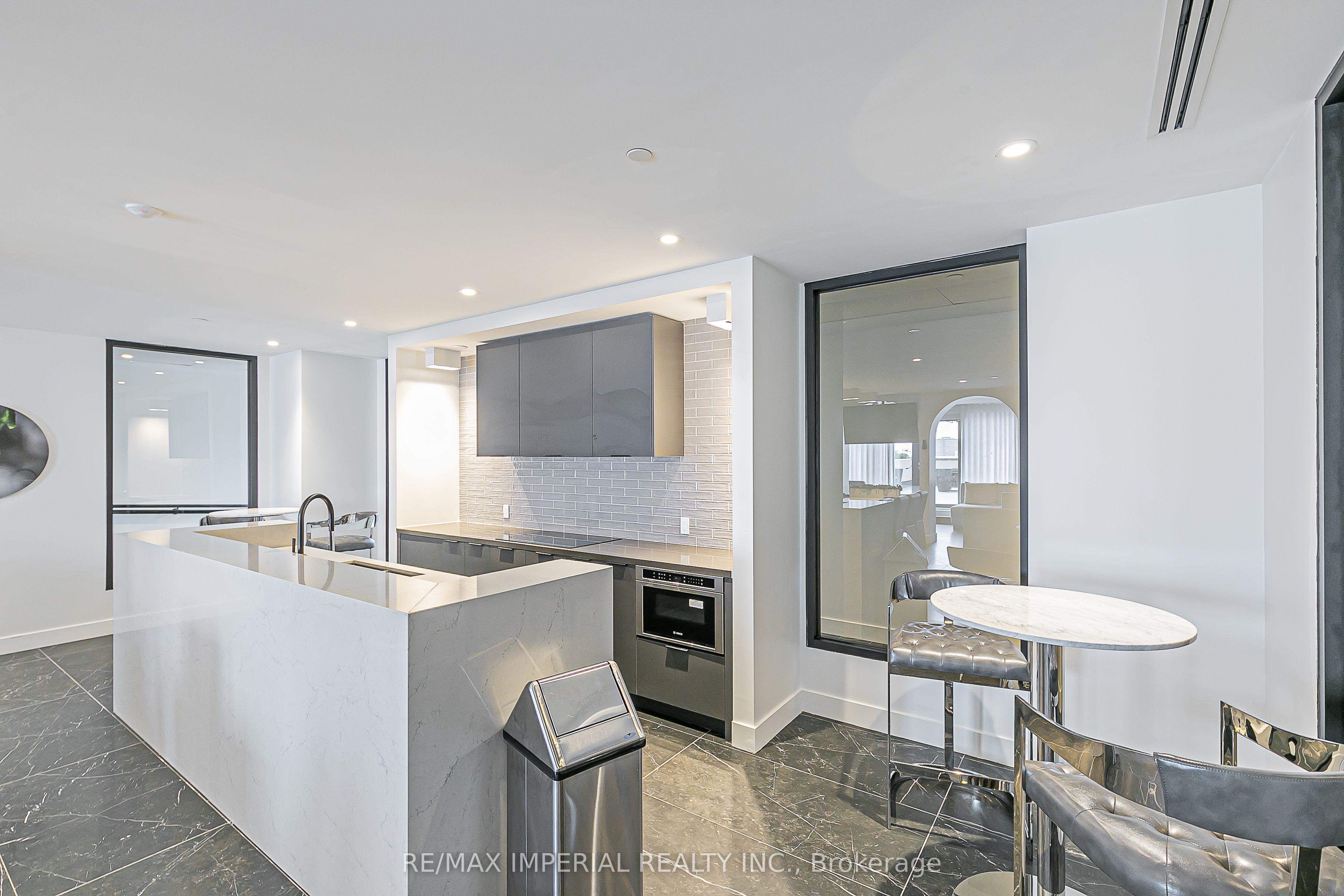 308 Jarvis Street 305 Property Photo 40