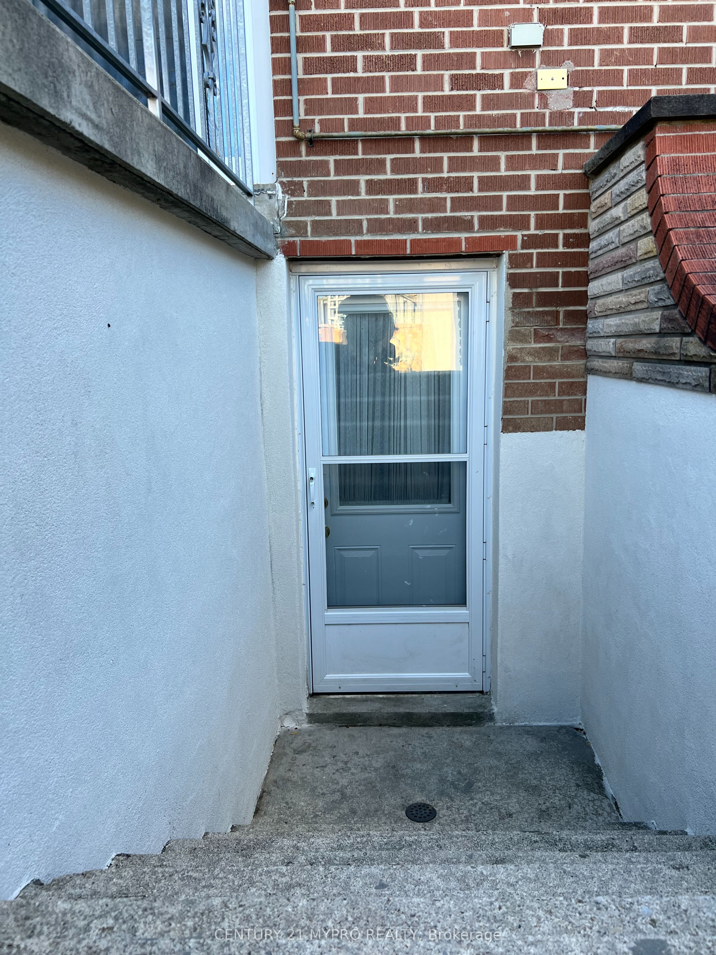 21 Taverly Road Property Photo 8
