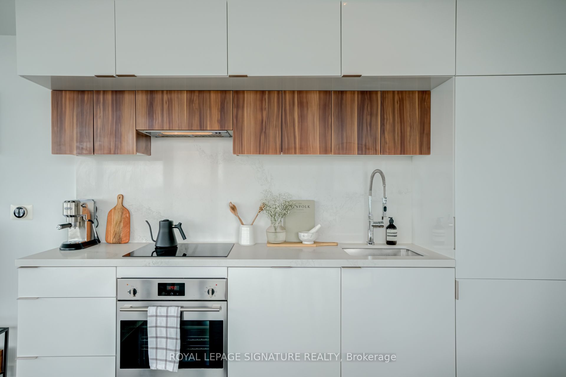 185 Roehampton Avenue 2710 Property Photo 17