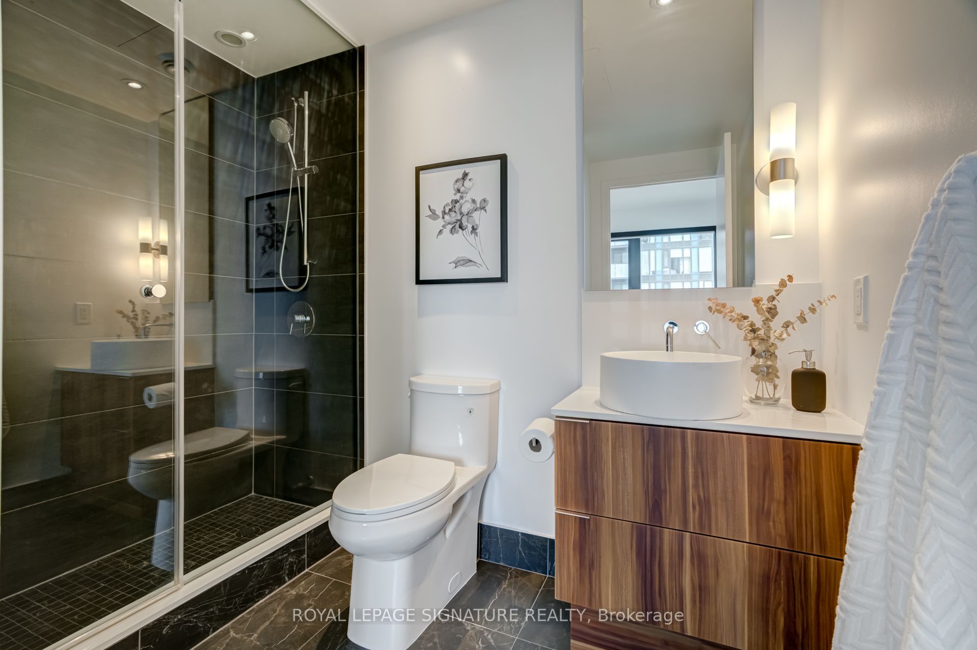 185 Roehampton Avenue 2710 Property Photo 24