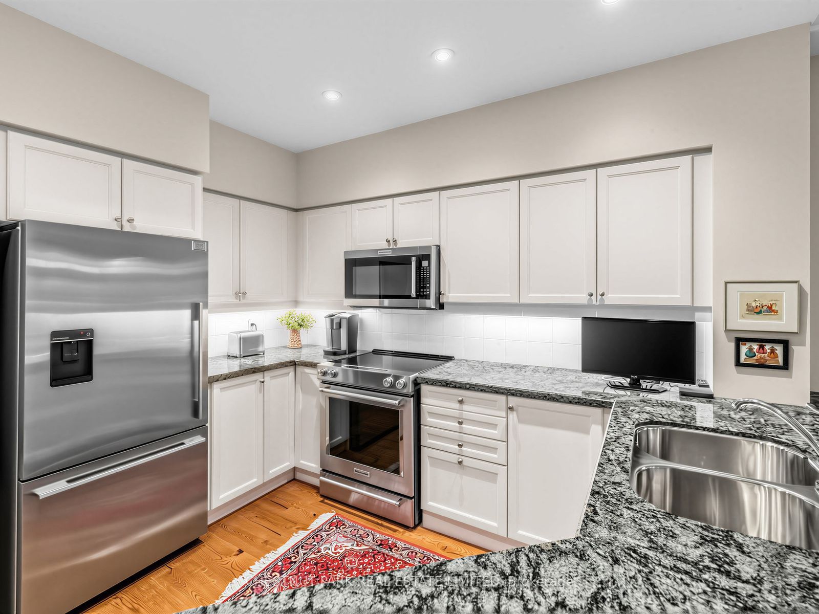 21 Shaftesbury Avenue 104 Property Photo 15