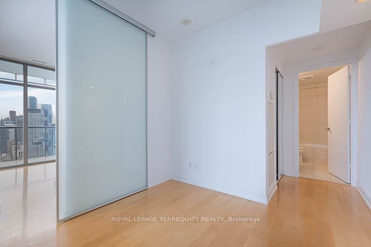 33 Charles Street E 3902 Property Photo 13