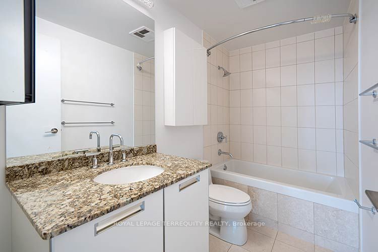 33 Charles Street E 3902 Property Photo 15