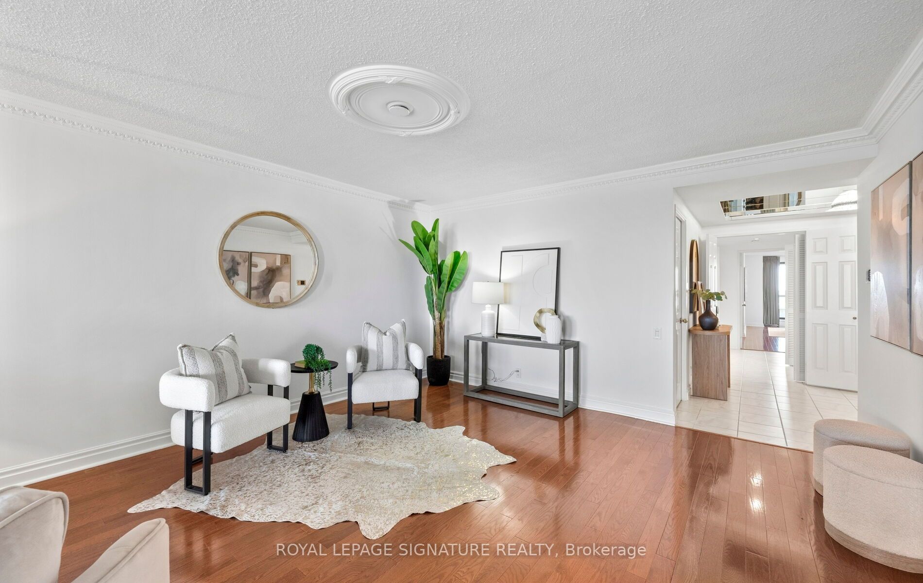 1 Concorde Place 1704 Property Photo 6