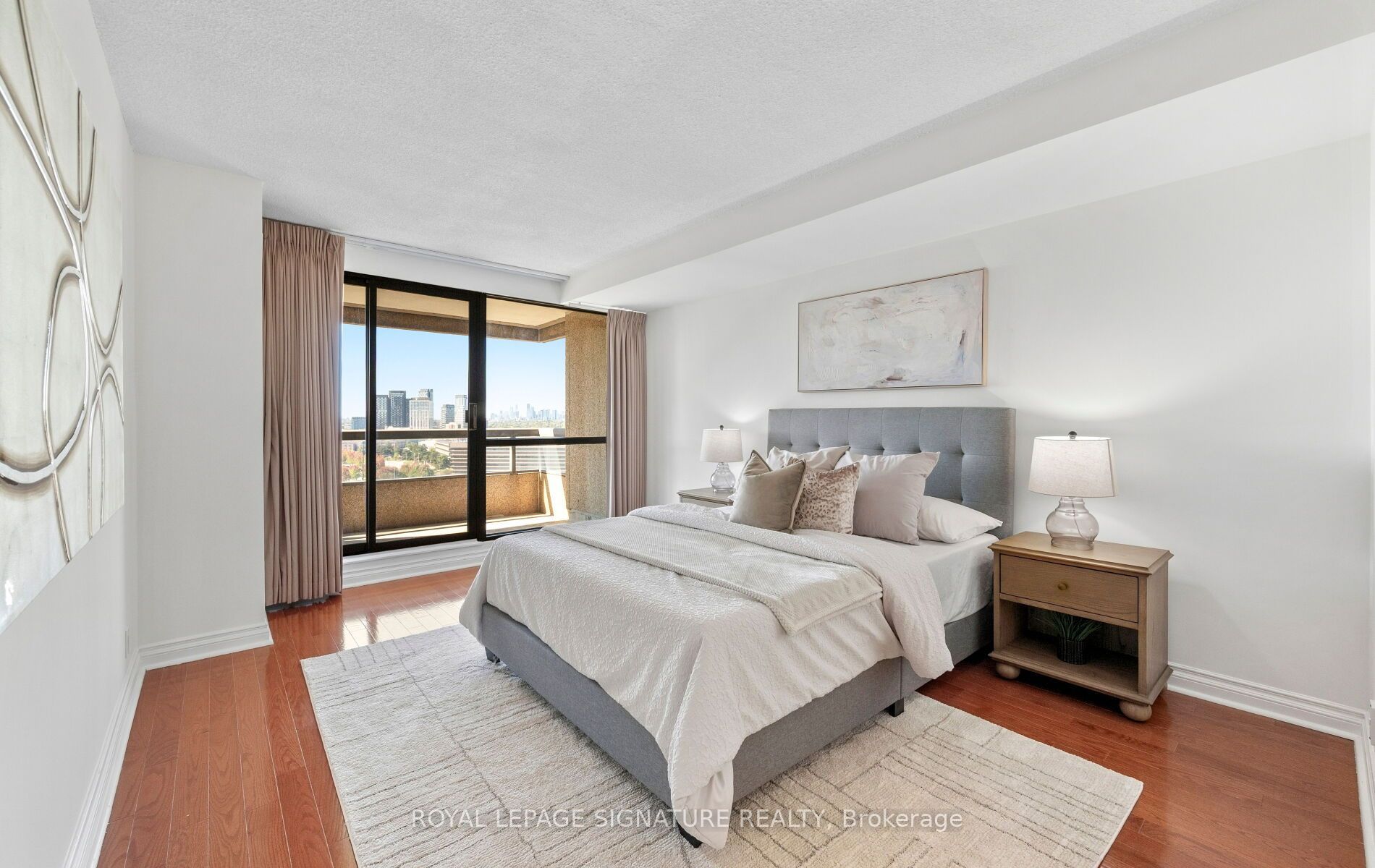 1 Concorde Place 1704 Property Photo 33