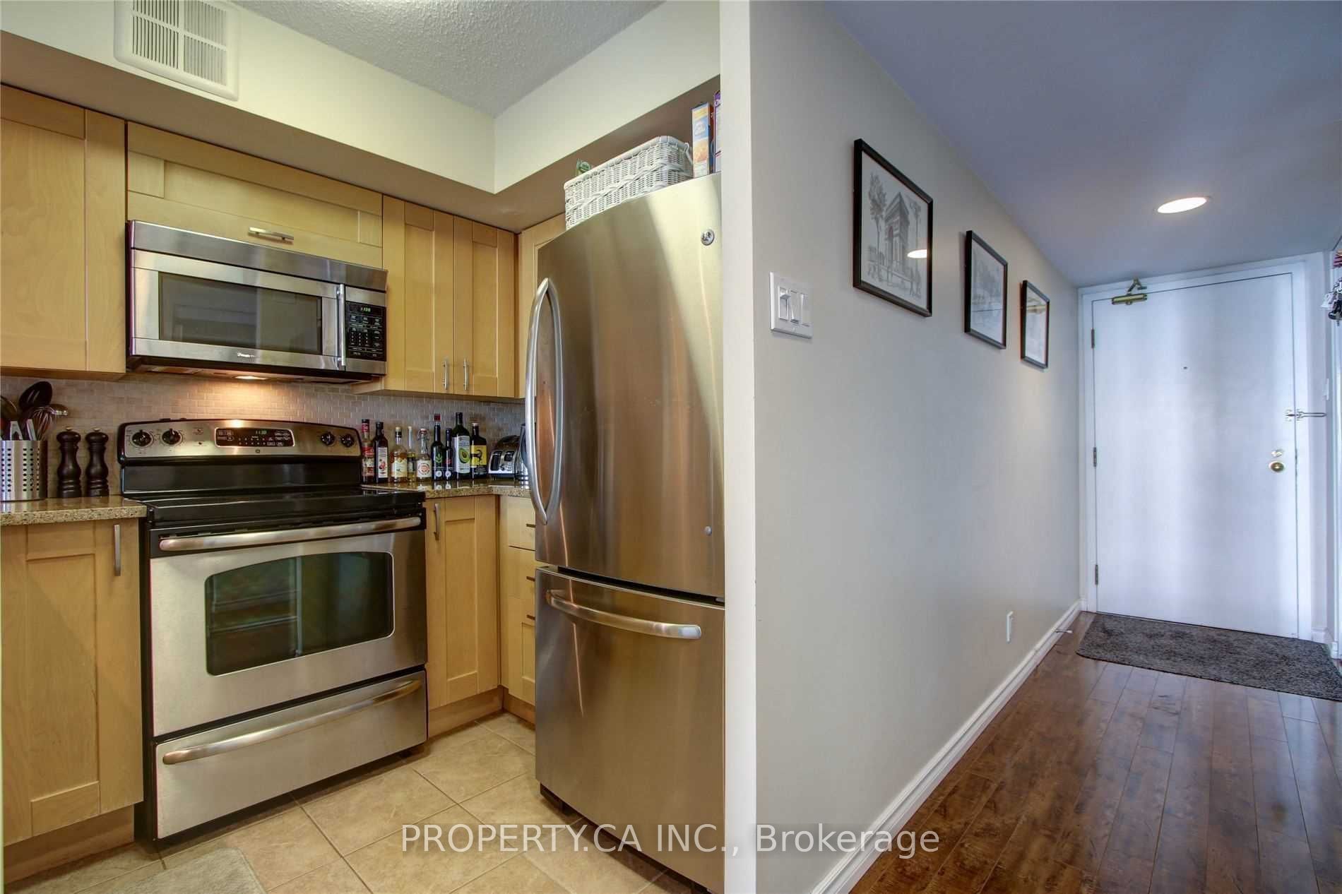 92 King Street E 606 Property Photo 3