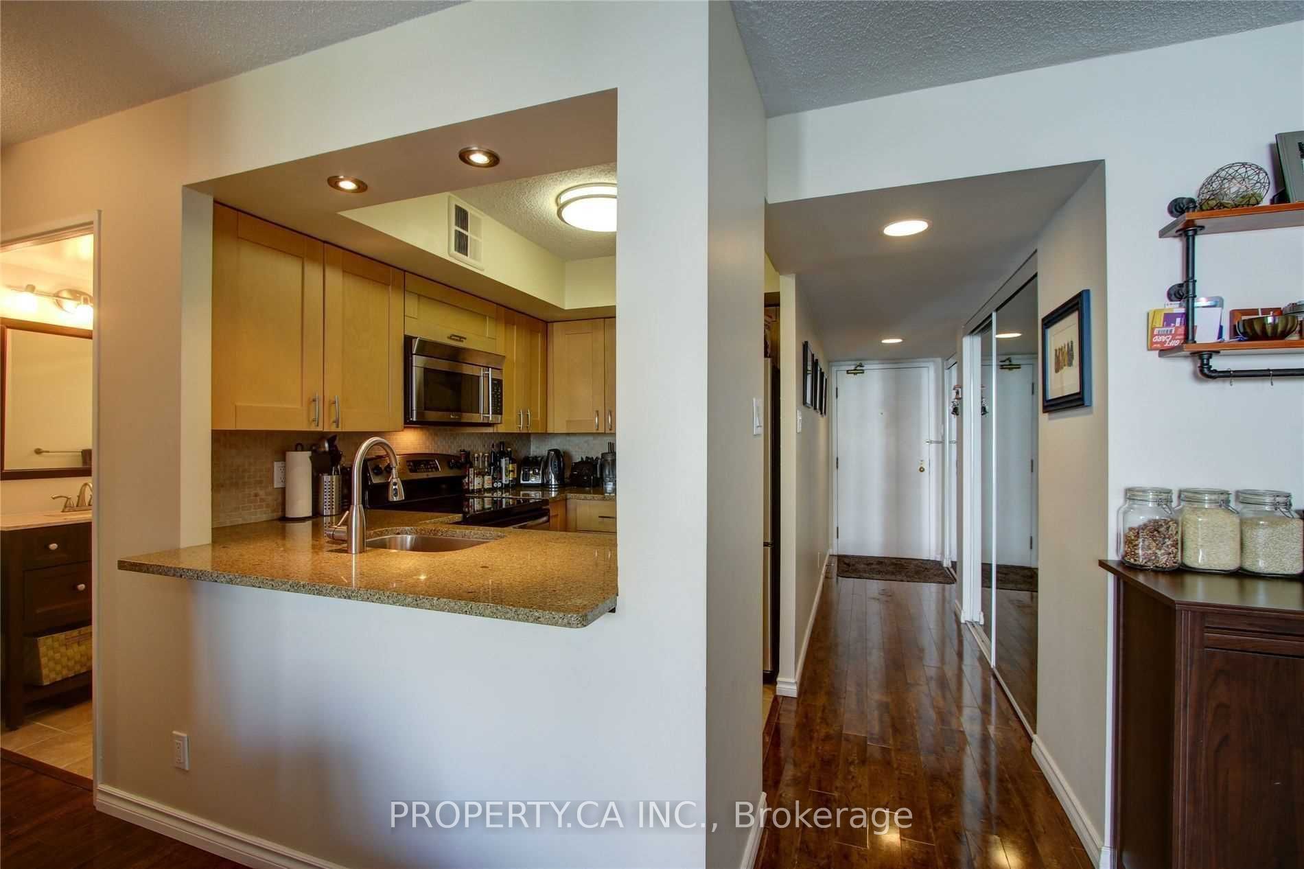 92 King Street E 606 Property Photo 6