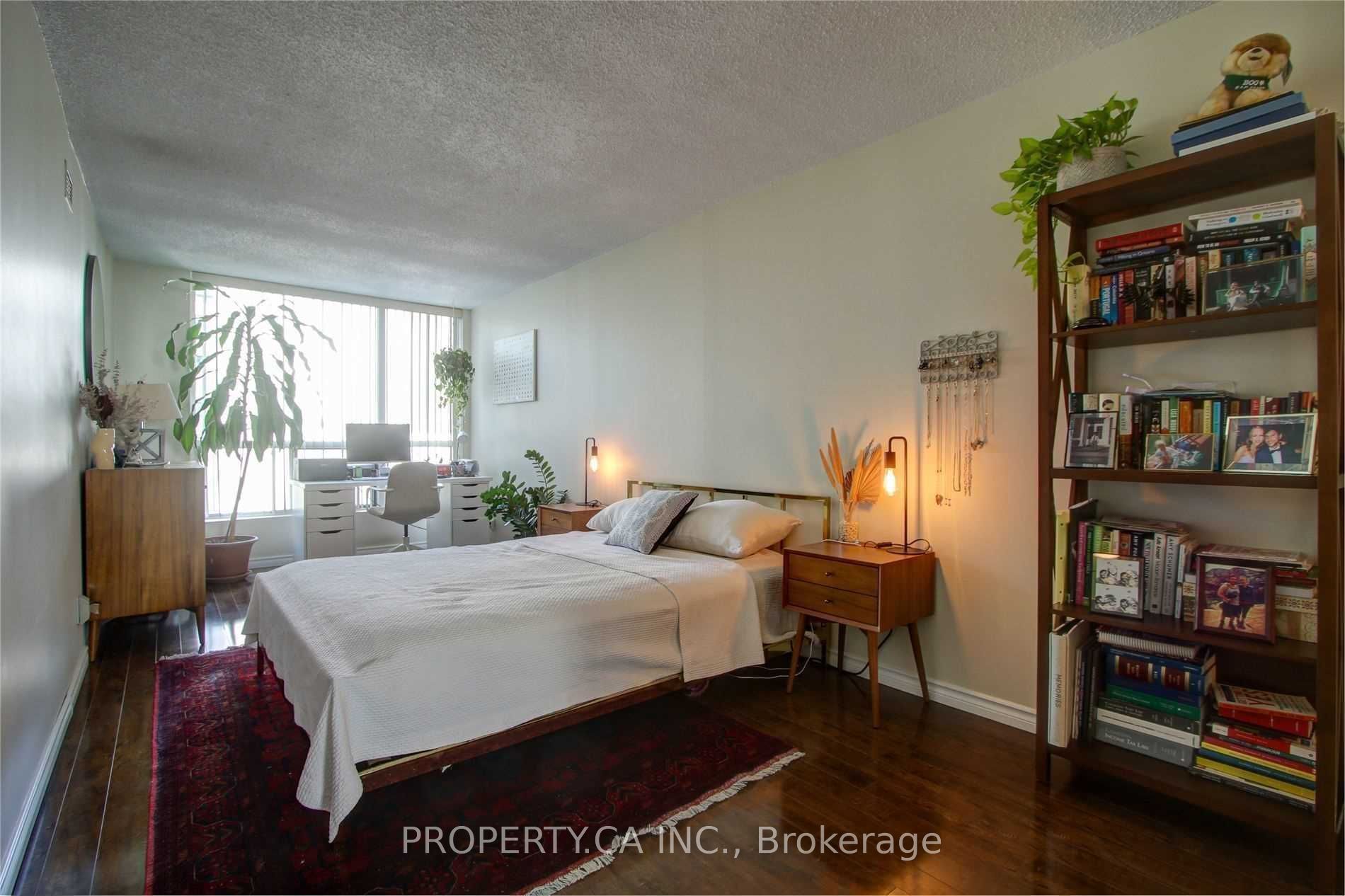 92 King Street E 606 Property Photo 16