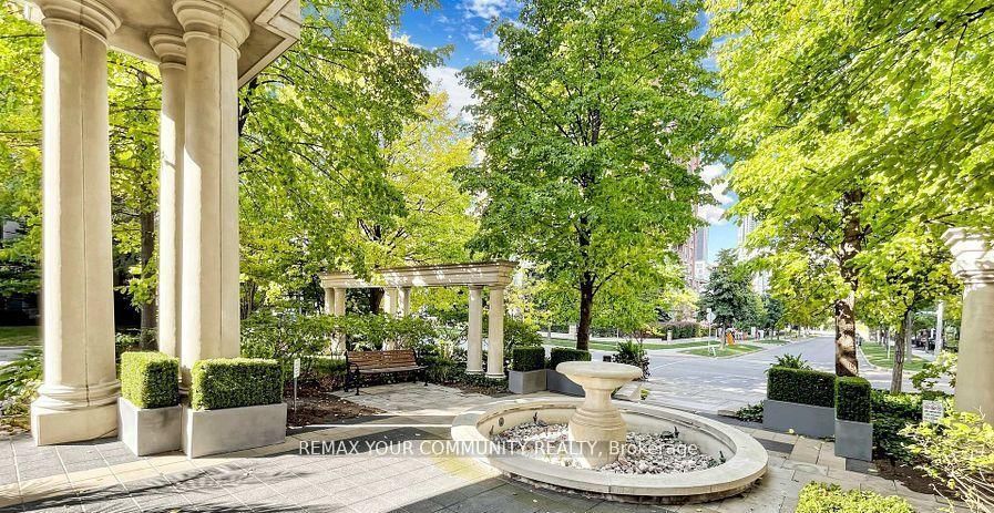 78 Harrison Garden Boulevard 103 Property Photo 8