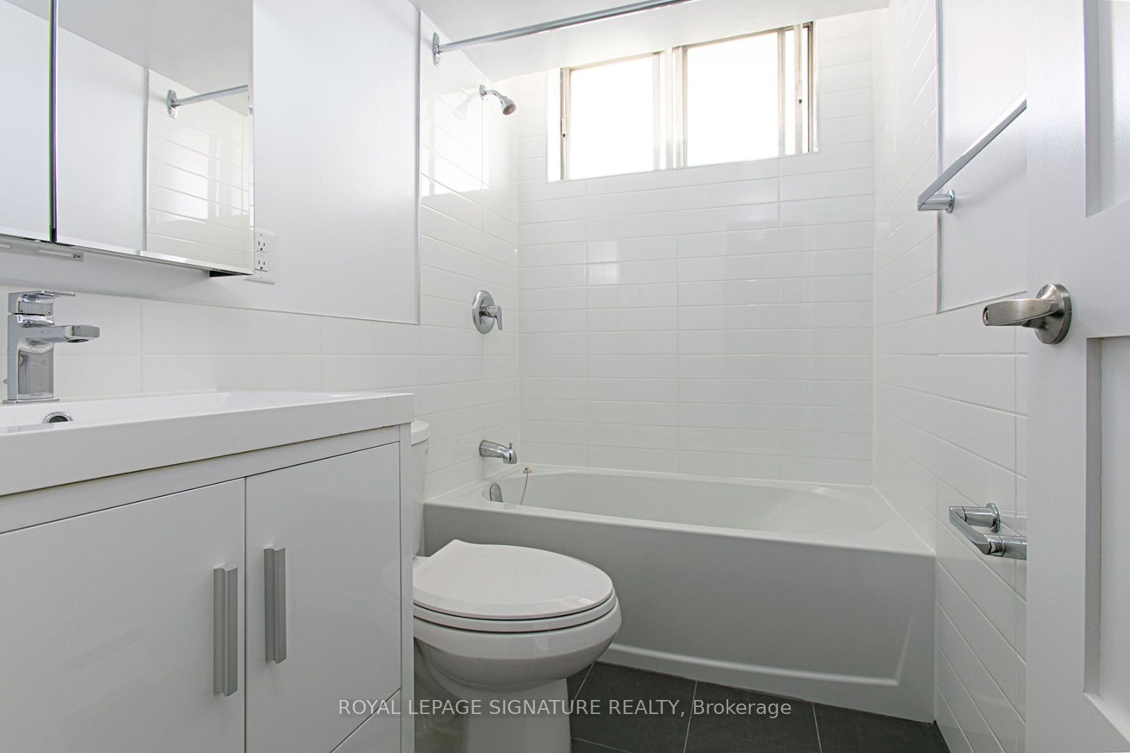 525 Eglinton Avenue E 601 Property Photo 4
