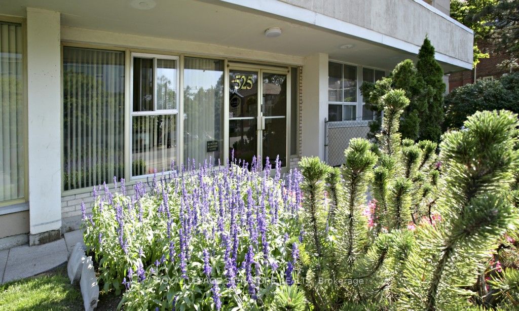 525 Eglinton Avenue E 601 Property Photo 7