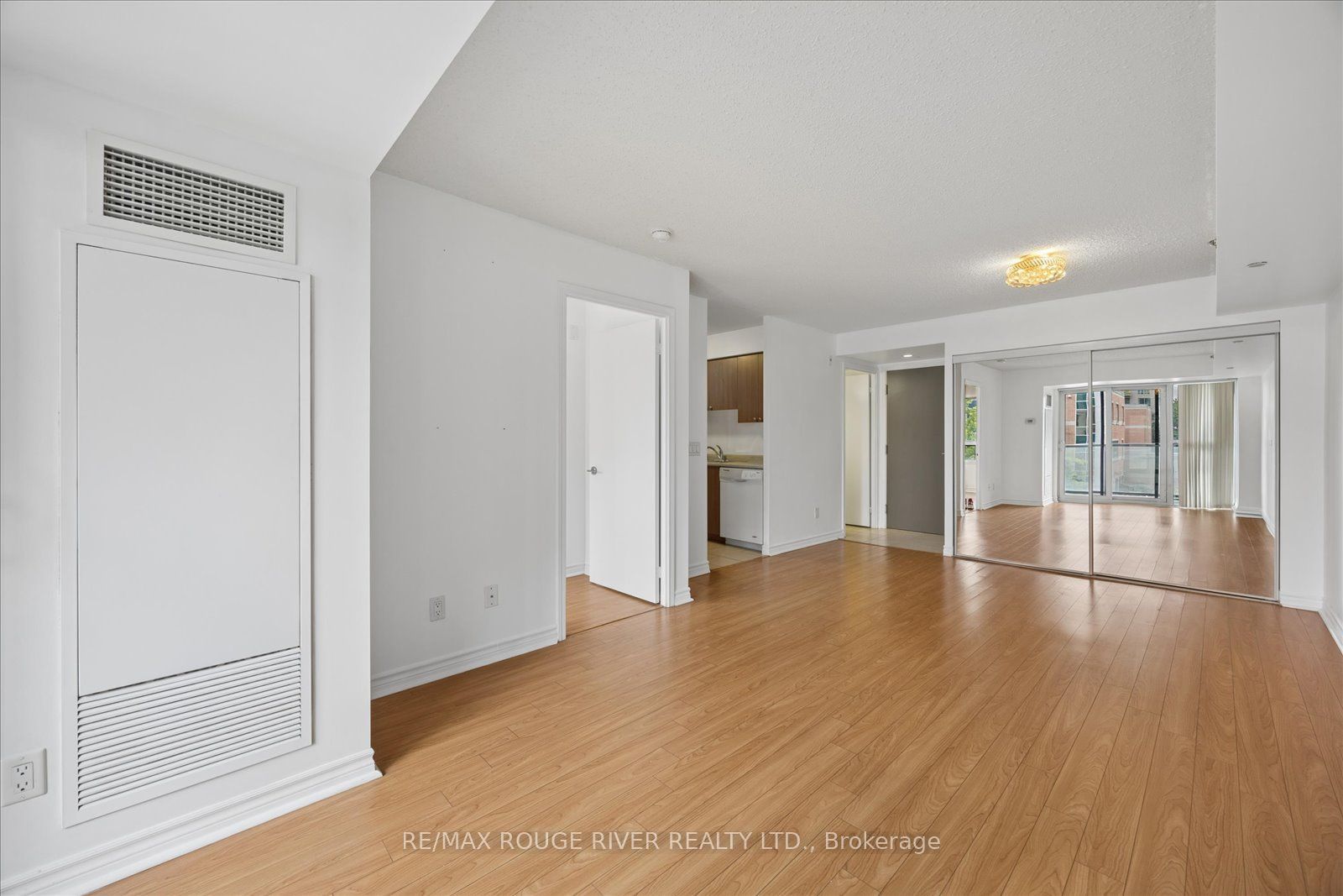 35 Saranac Boulevard 330 Property Photo 10