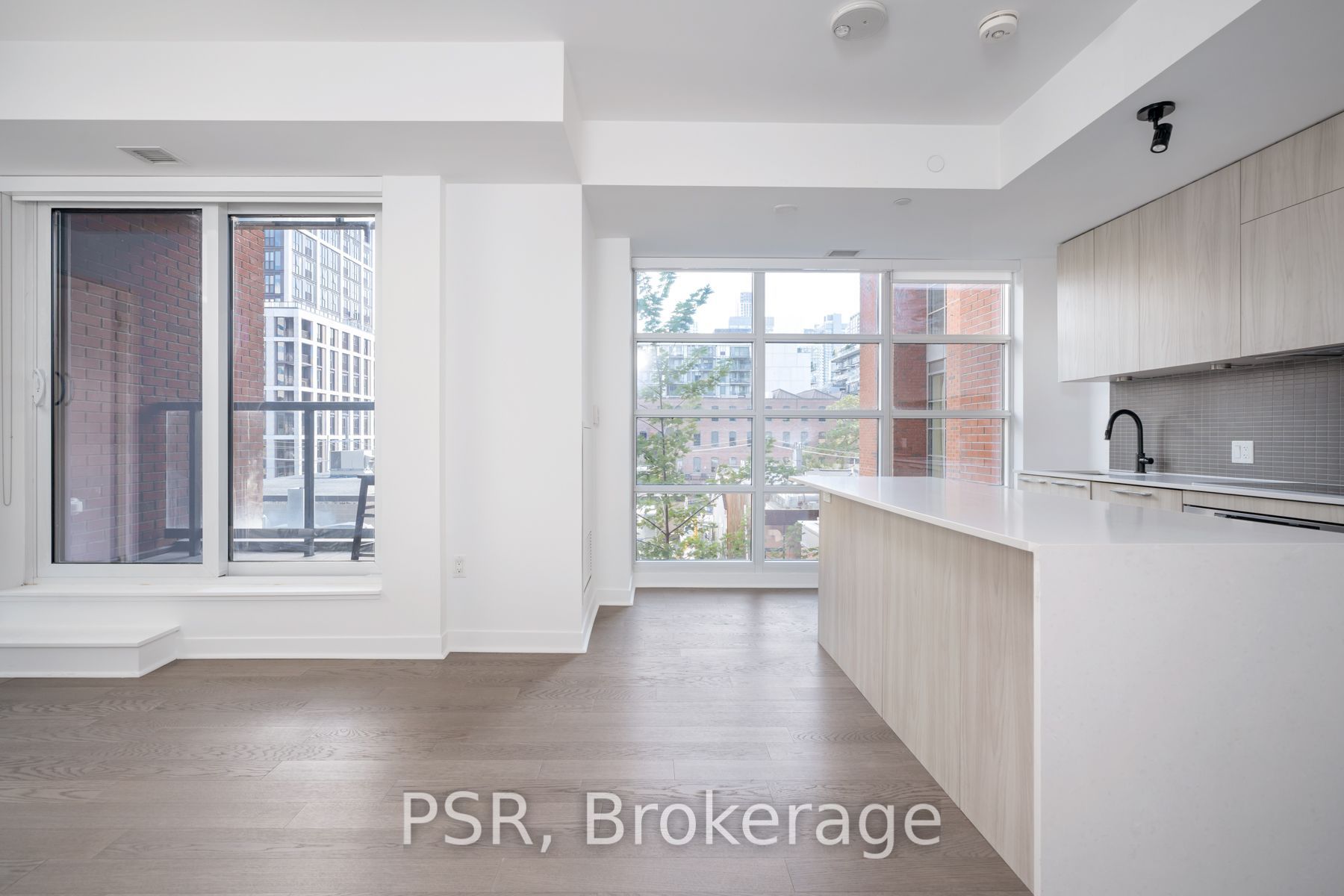 501 Adelaide Street W 401 Property Photo 7