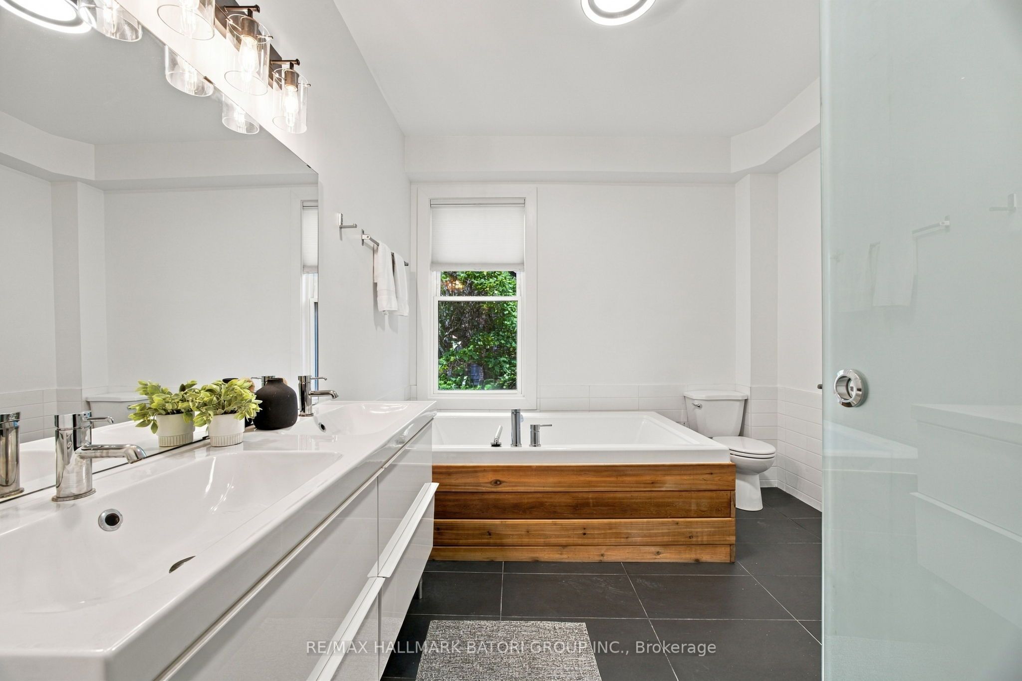 128 Wells Street Property Photo 21