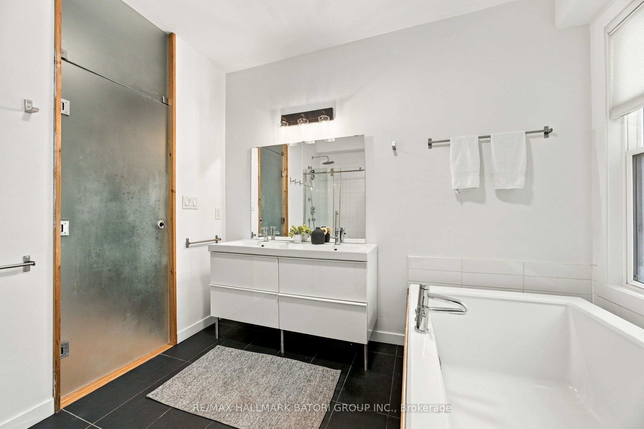 128 Wells Street Property Photo 22