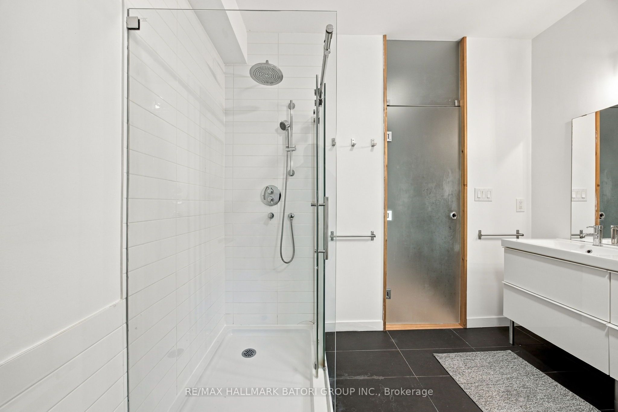 128 Wells Street Property Photo 23