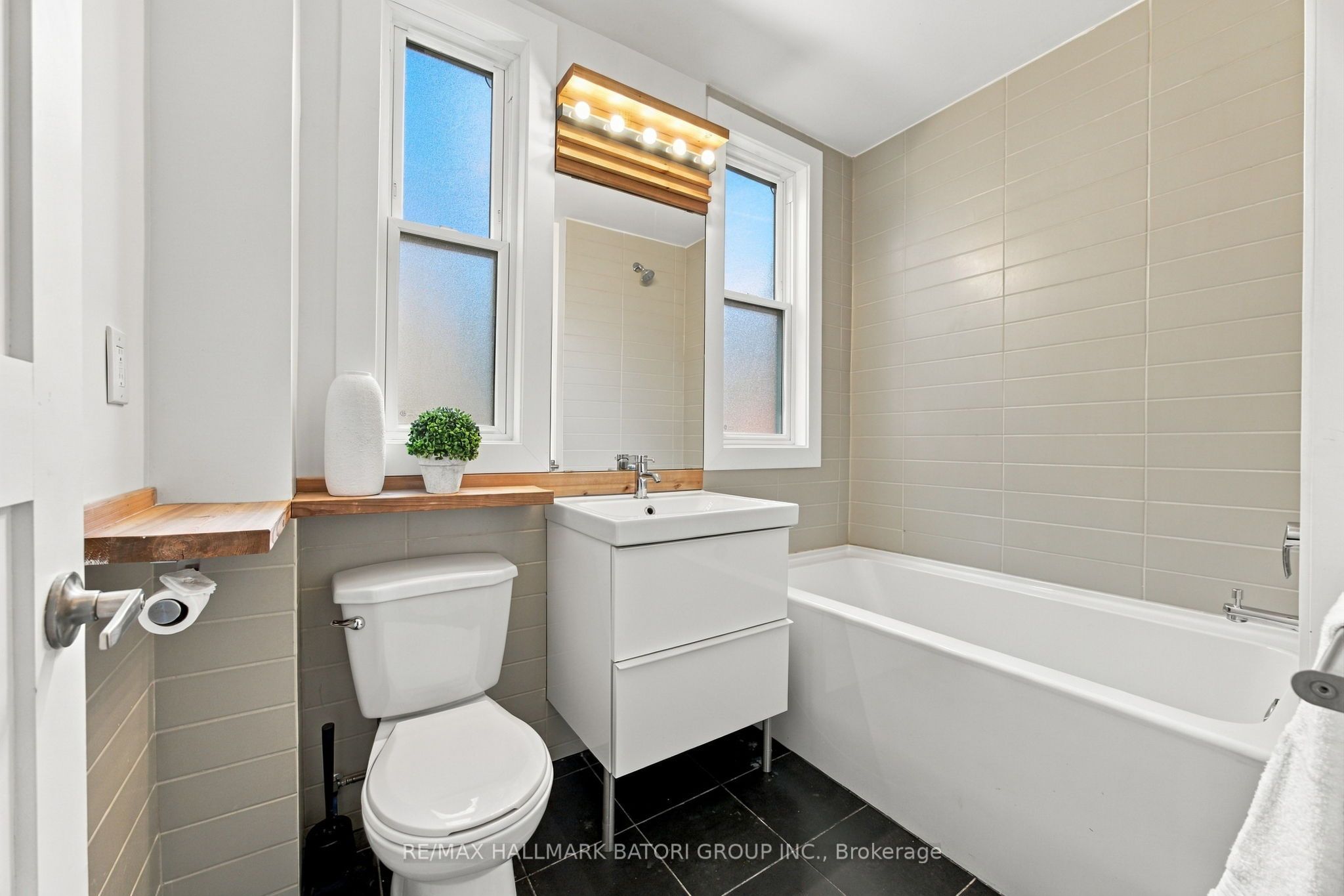 128 Wells Street Property Photo 26