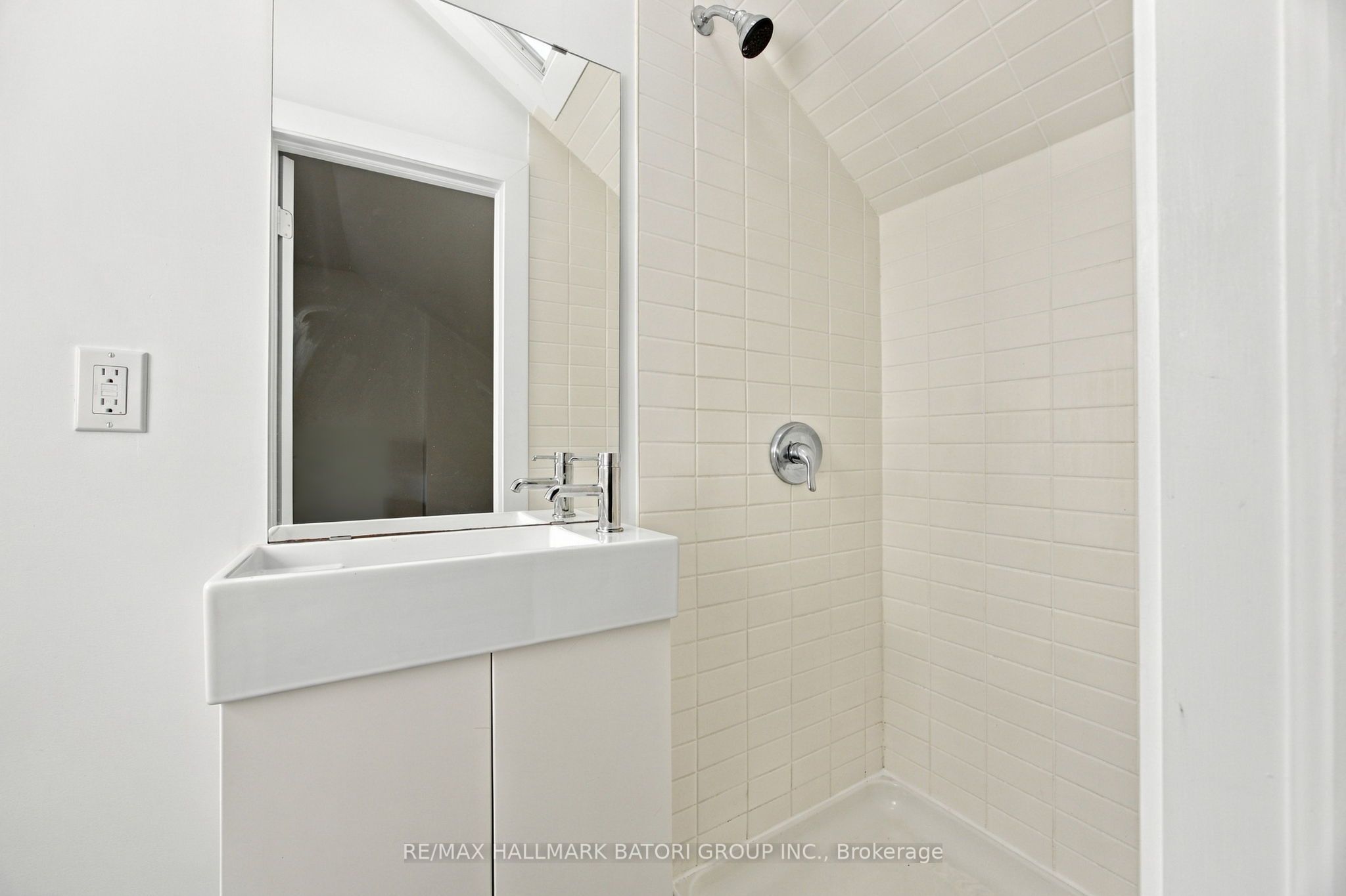 128 Wells Street Property Photo 33