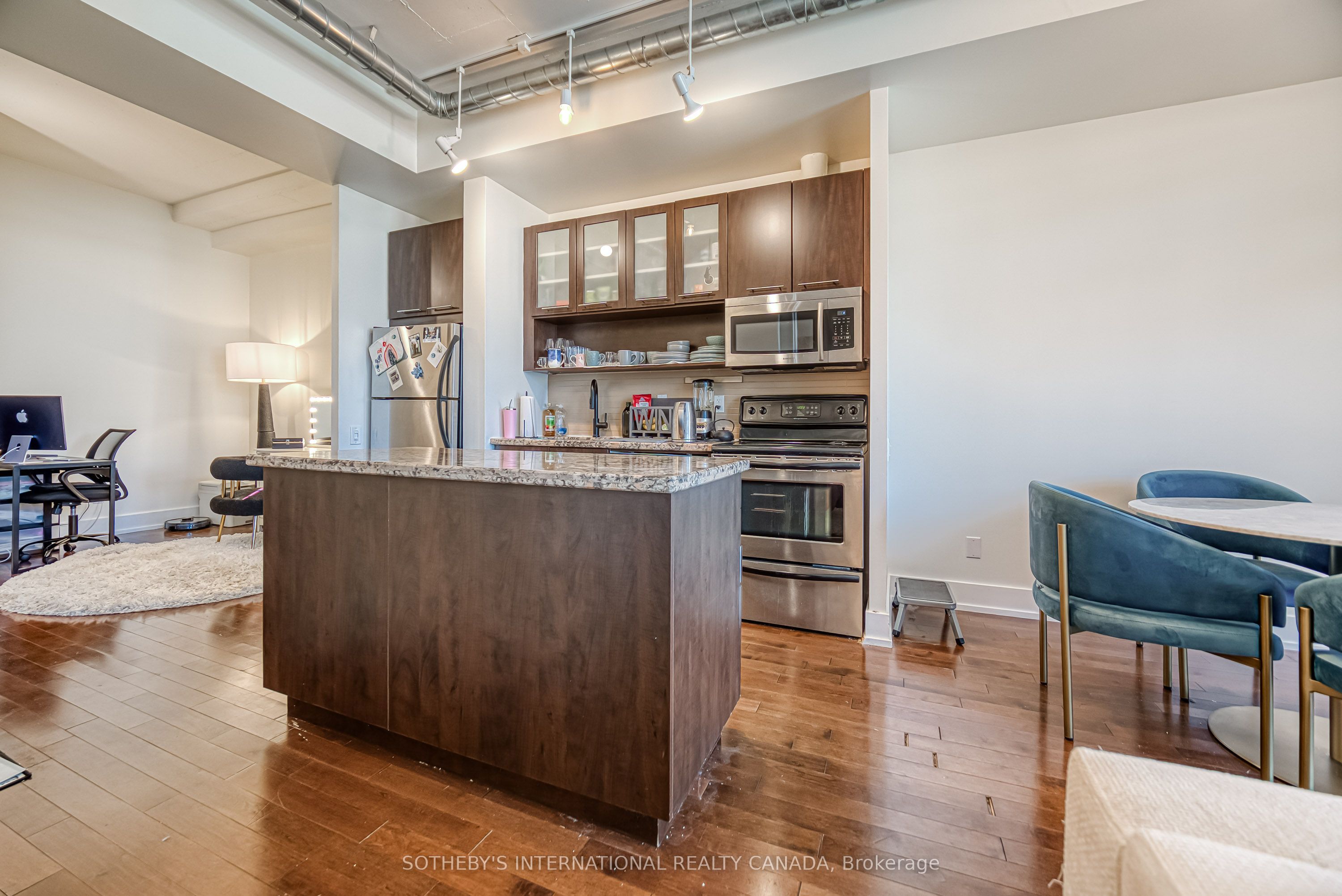 66 Portland Street 411 Property Photo 10
