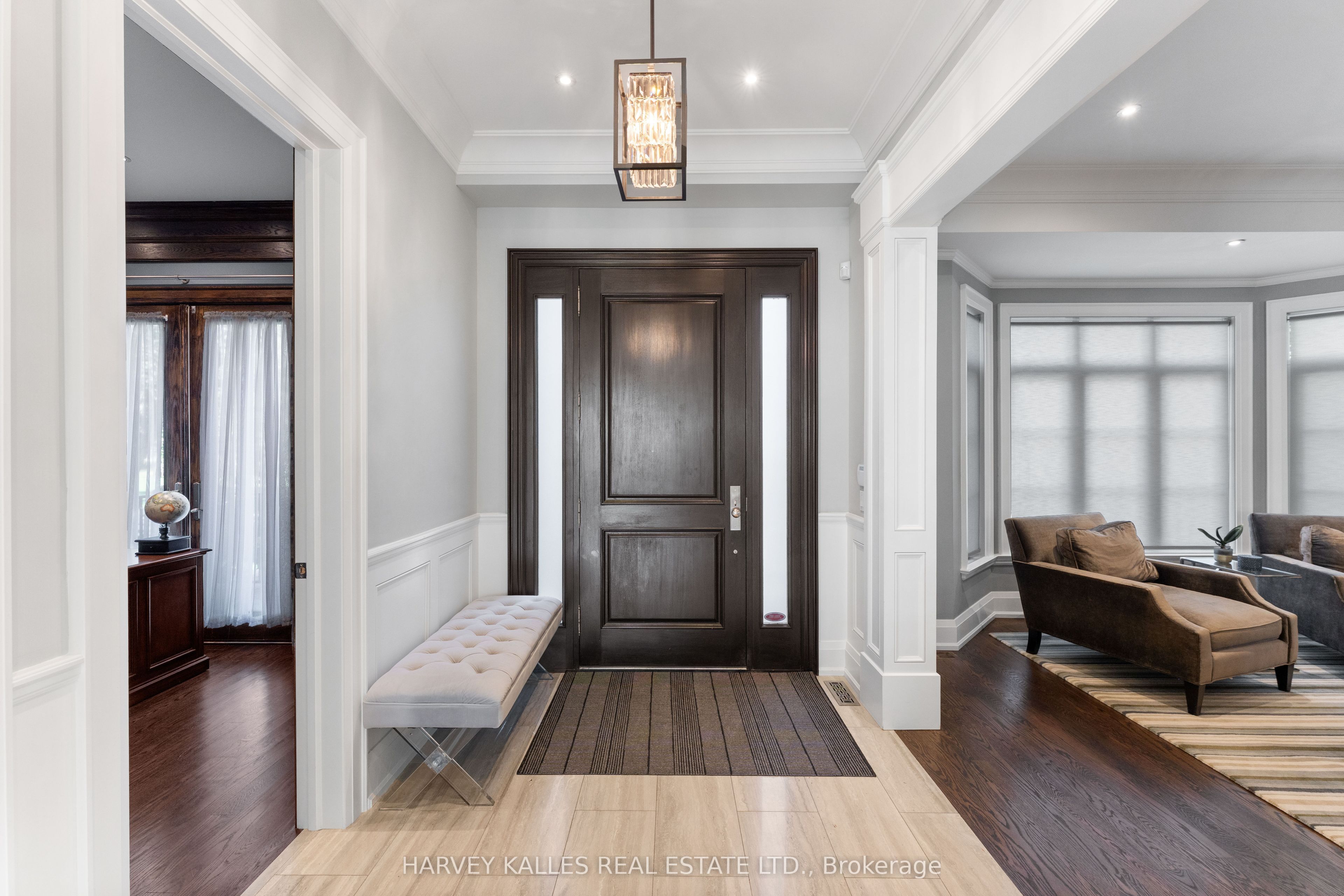 717 Woburn Avenue Property Photo 4