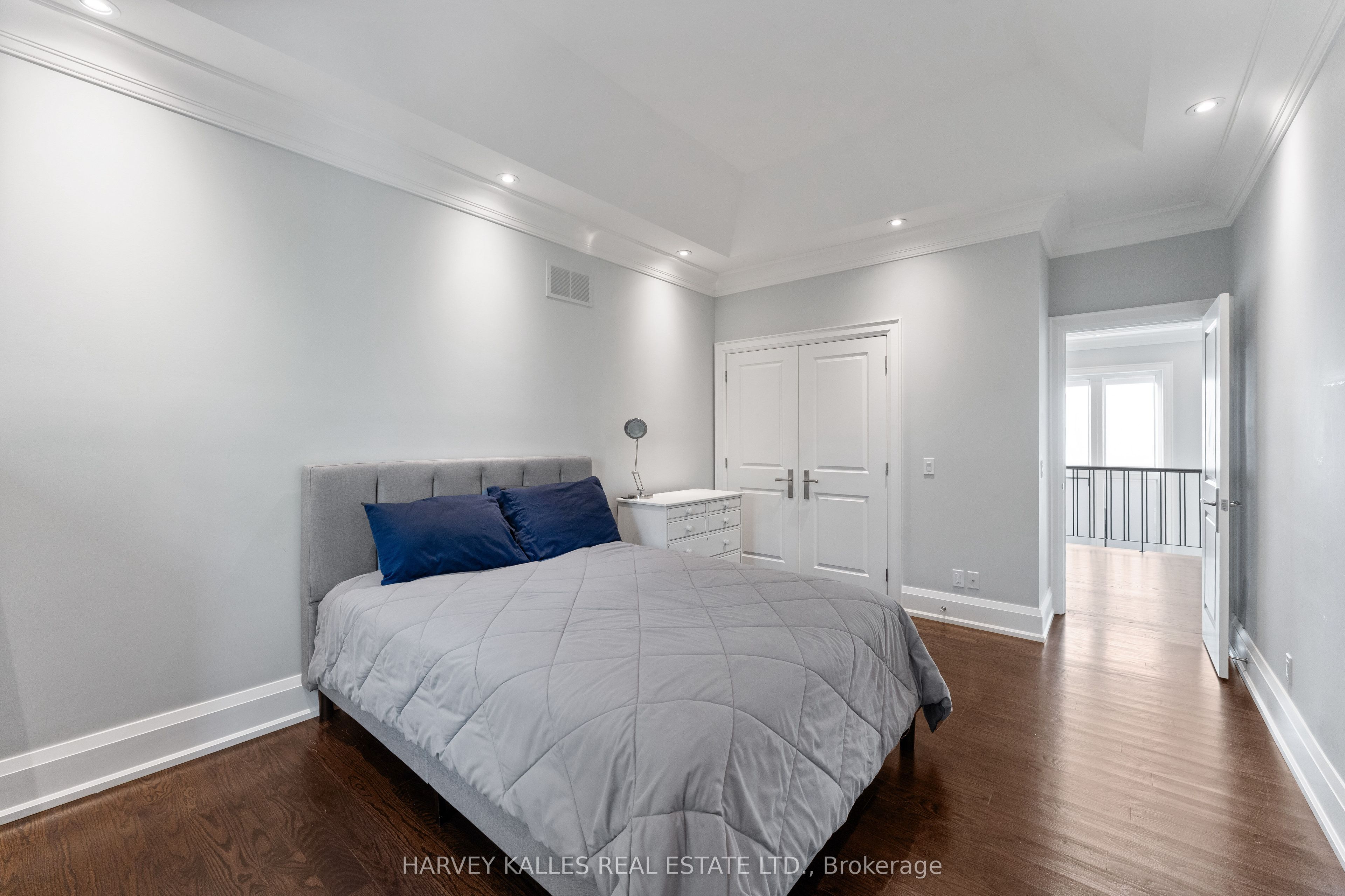 717 Woburn Avenue Property Photo 36
