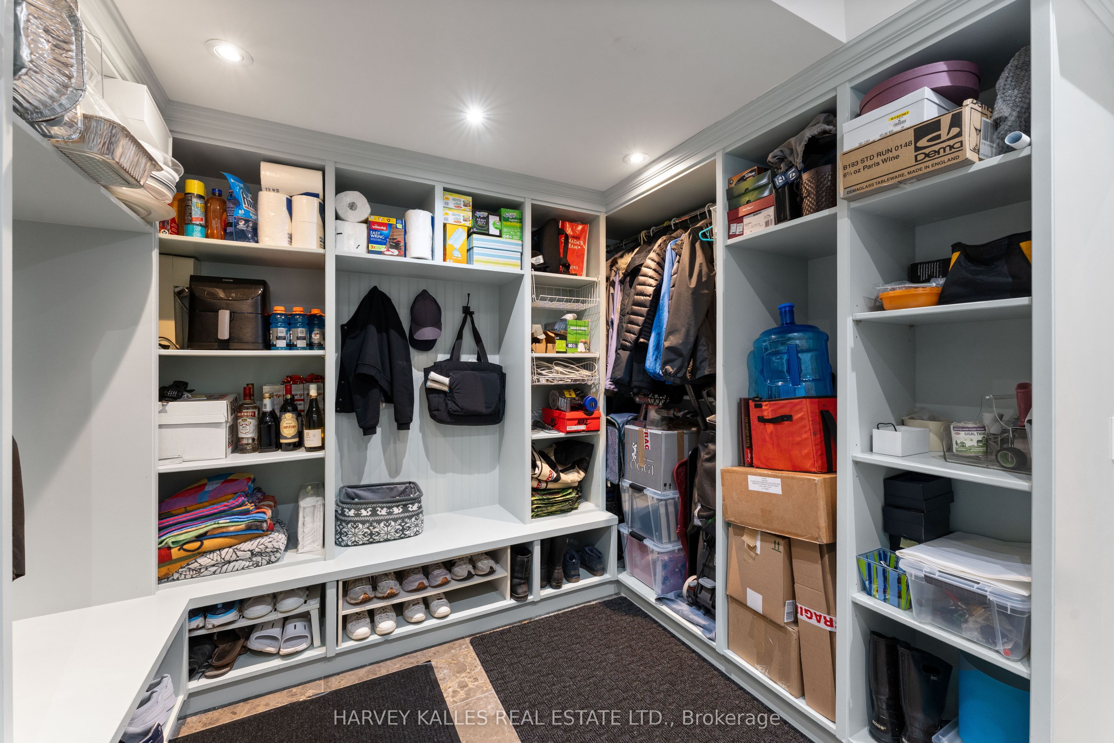 717 Woburn Avenue Property Photo 44