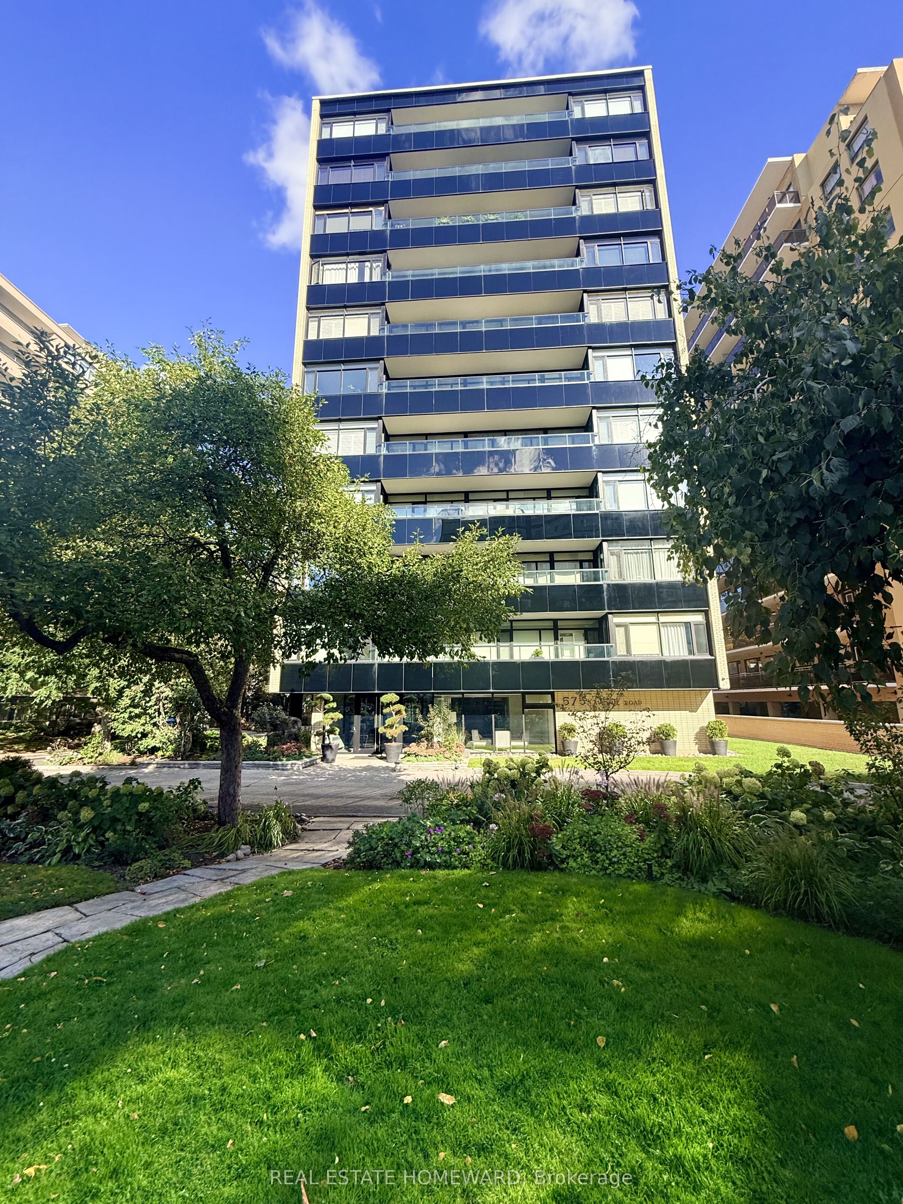 575 Avenue Road 203