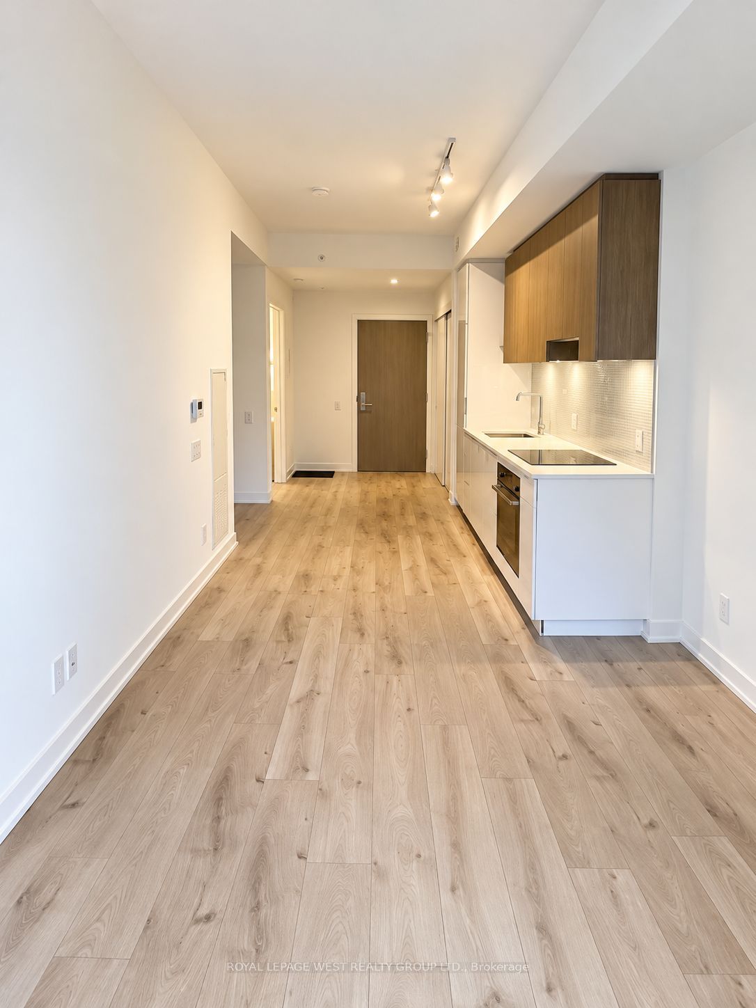 161 Roehampton Avenue 217 Property Photo 5