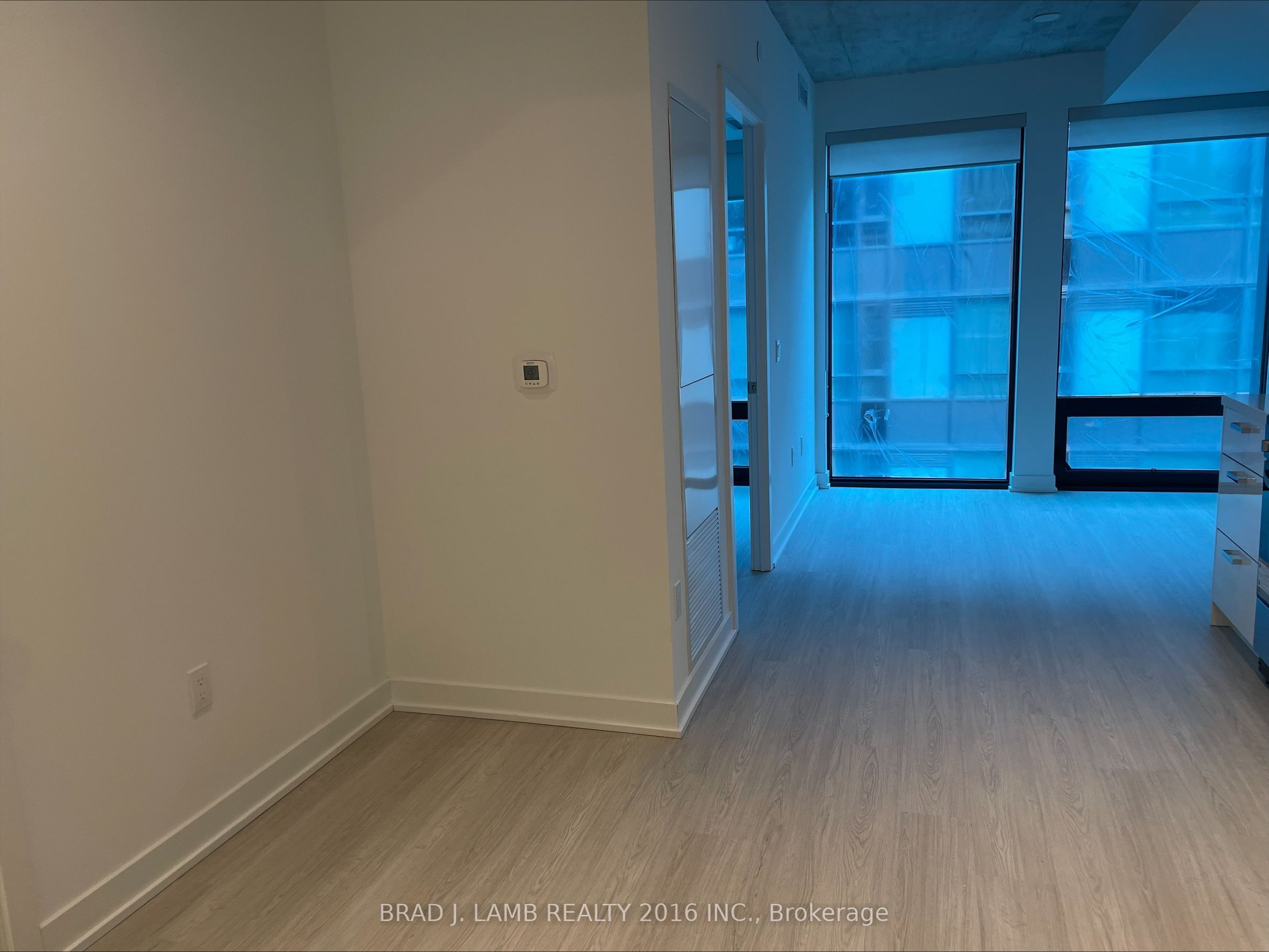 284 King Street E 1601 Property Photo 5