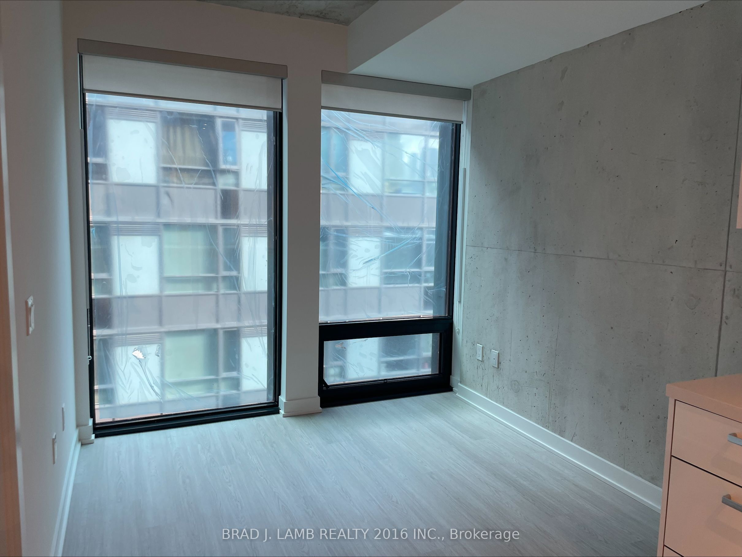 284 King Street E 1601 Property Photo 9