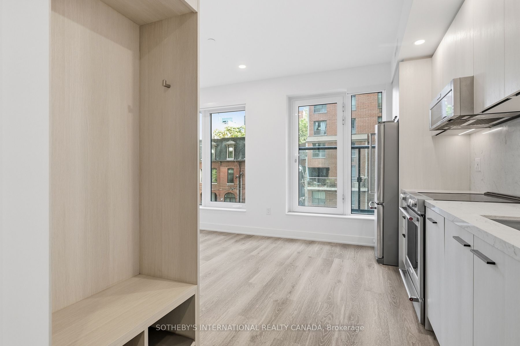 30 Mutual Street E0207 Property Photo 3