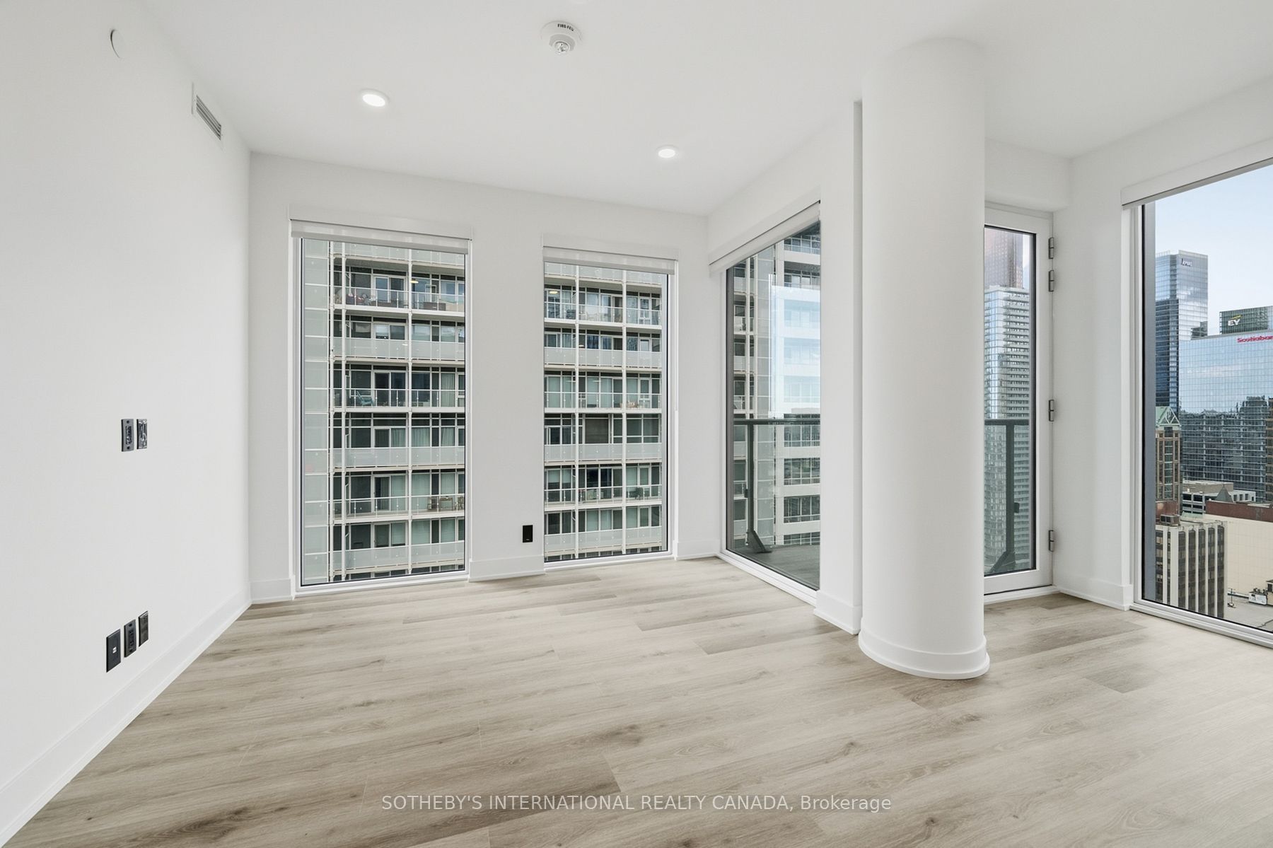 30 Mutual Street E2909 Property Photo 24