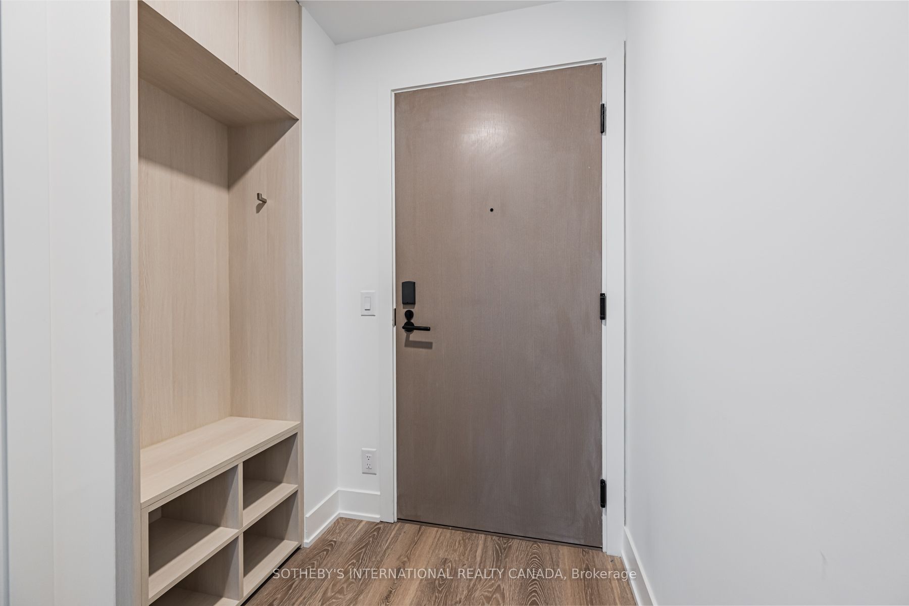 30 Mutual Street E2501 Property Photo 2