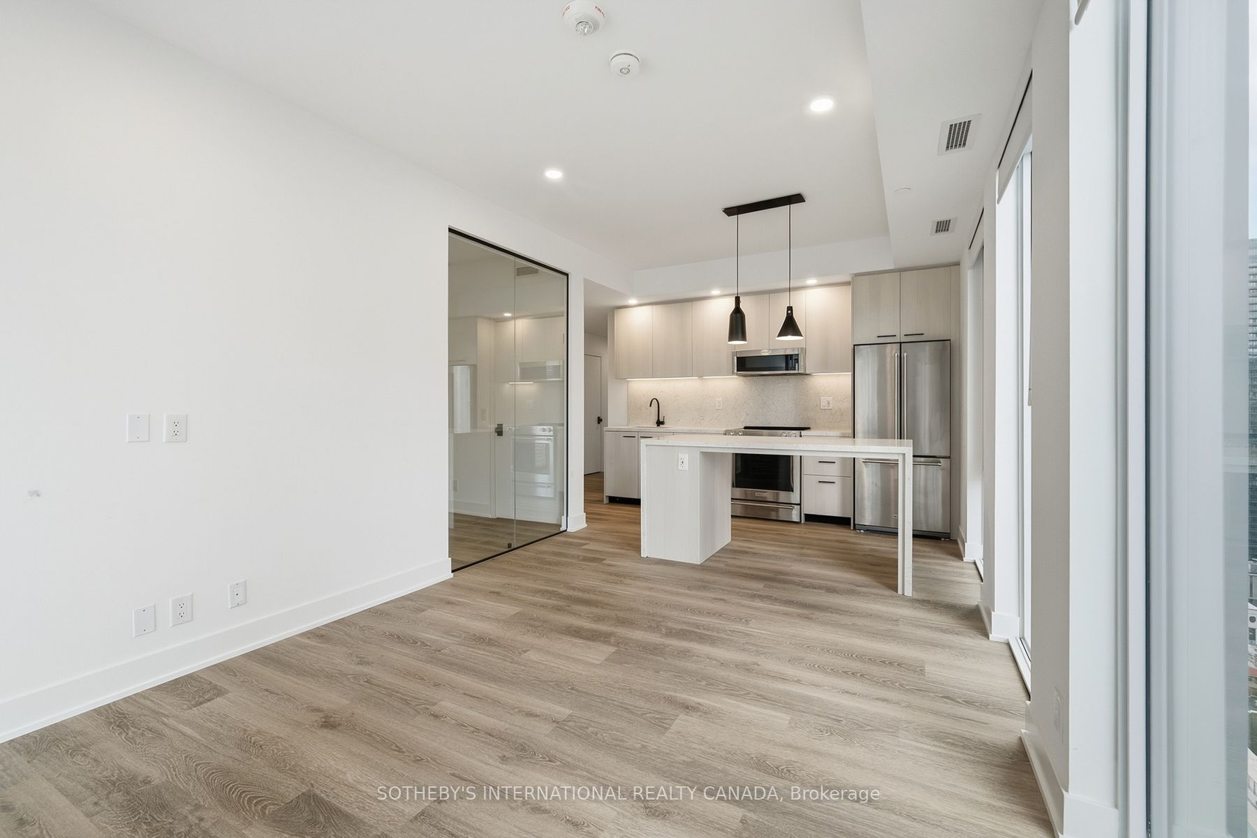 30 Mutual Street E2501 Property Photo 4
