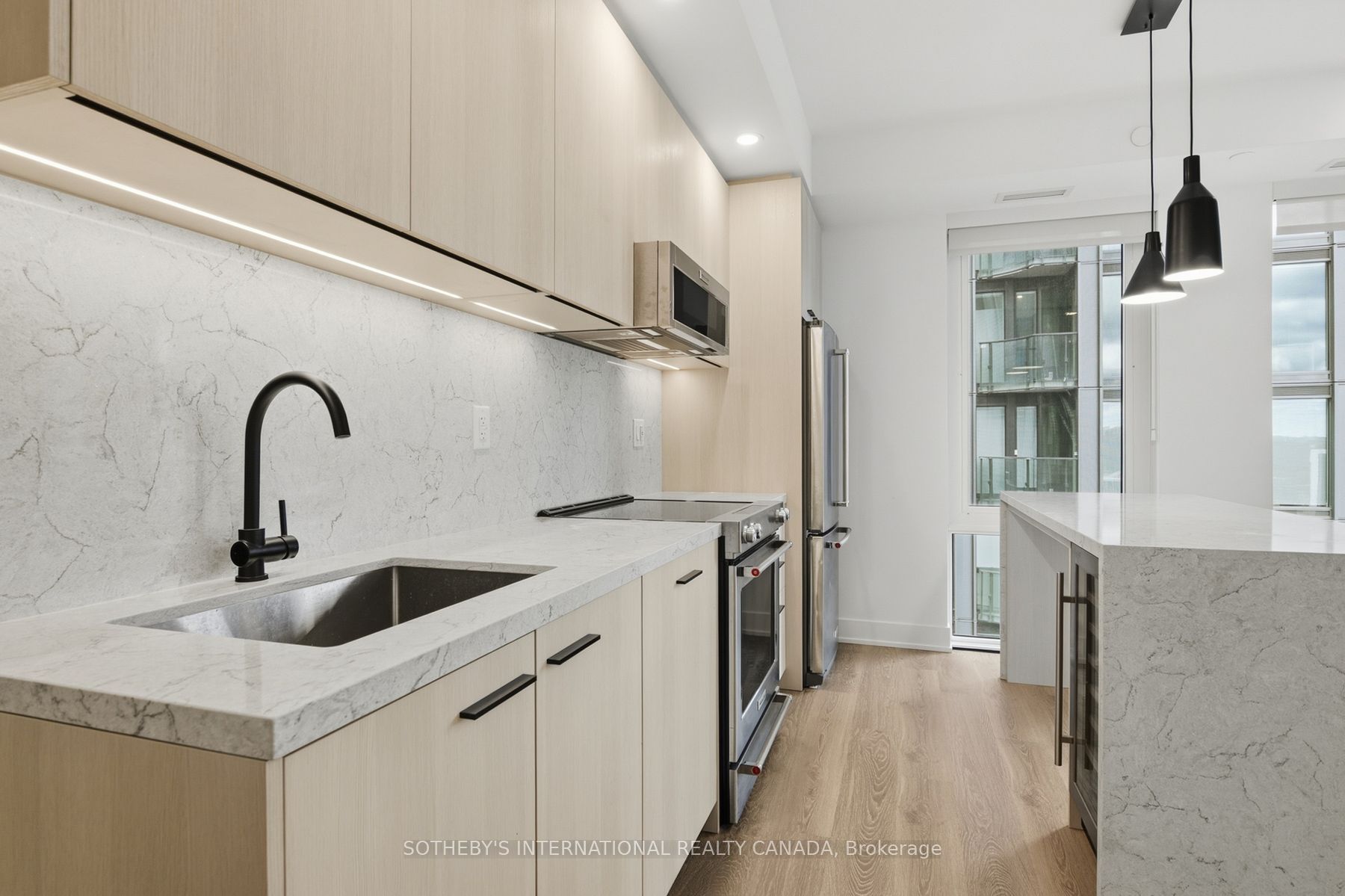 30 Mutual Street E2501 Property Photo 7