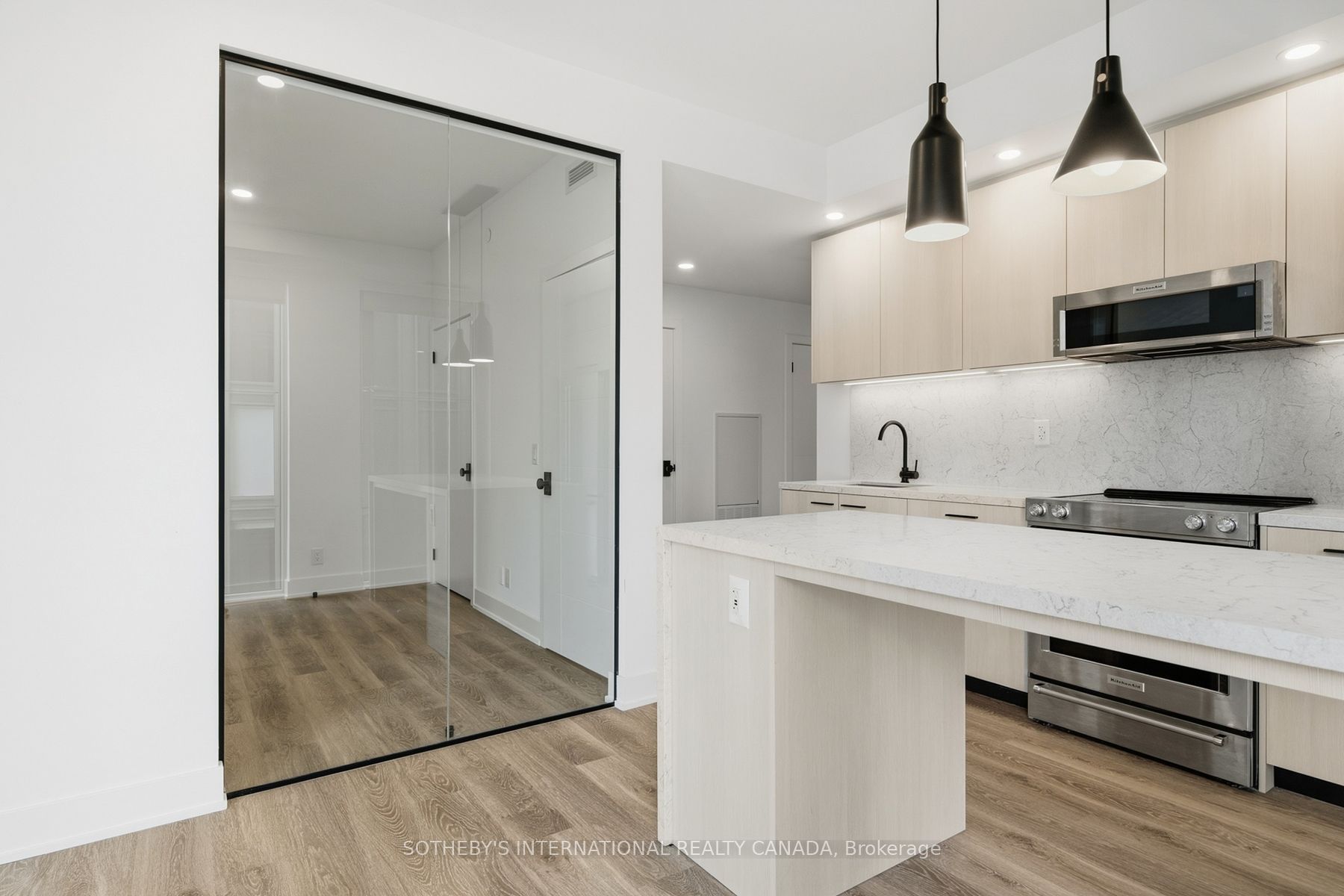 30 Mutual Street E2501 Property Photo 10