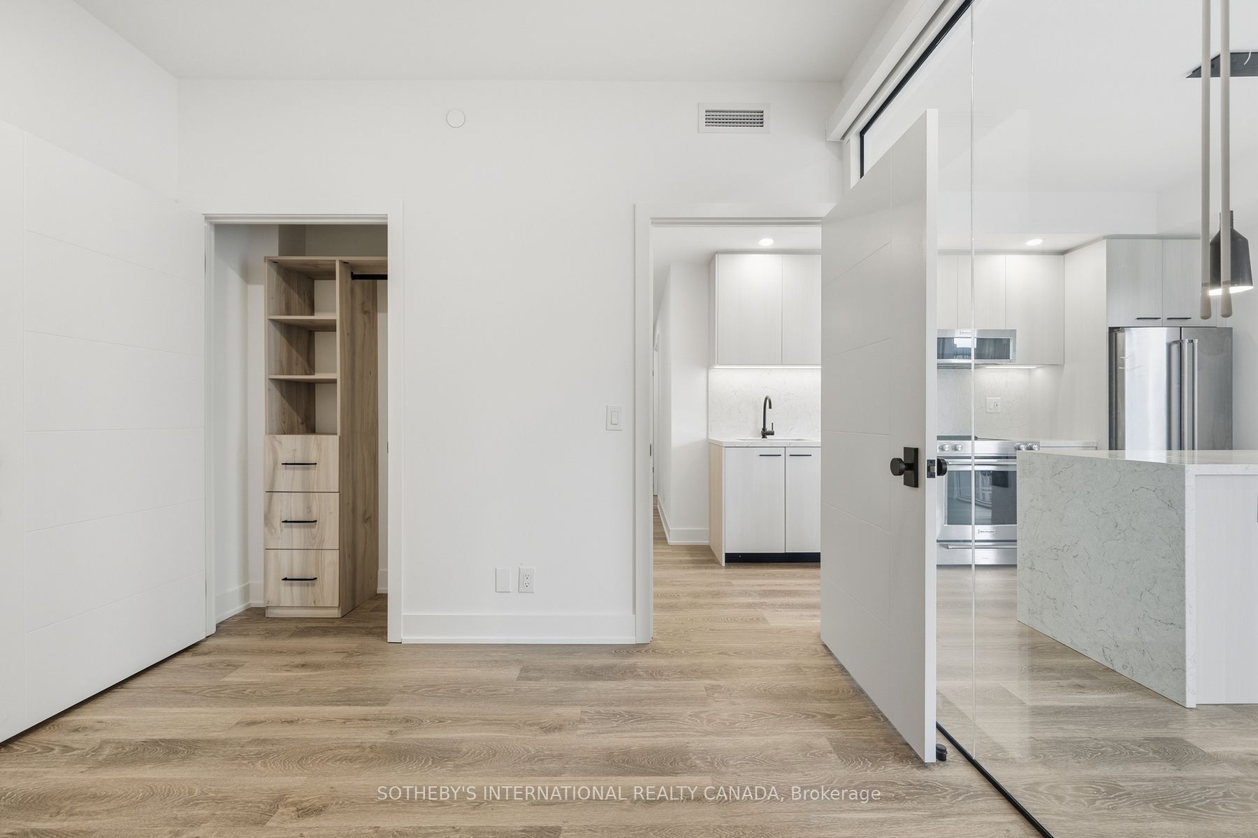 30 Mutual Street E2501 Property Photo 13