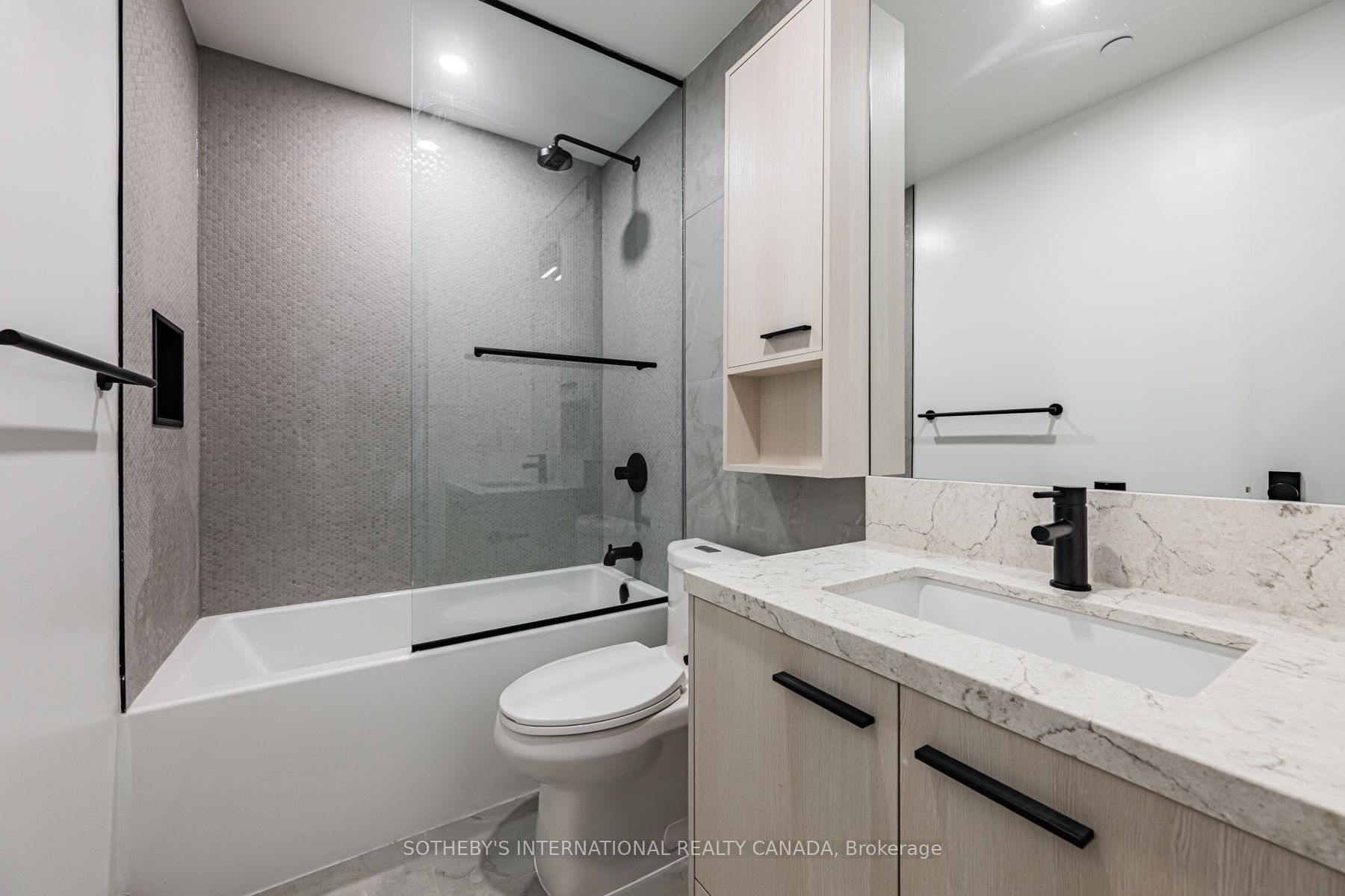 30 Mutual Street E2501 Property Photo 14