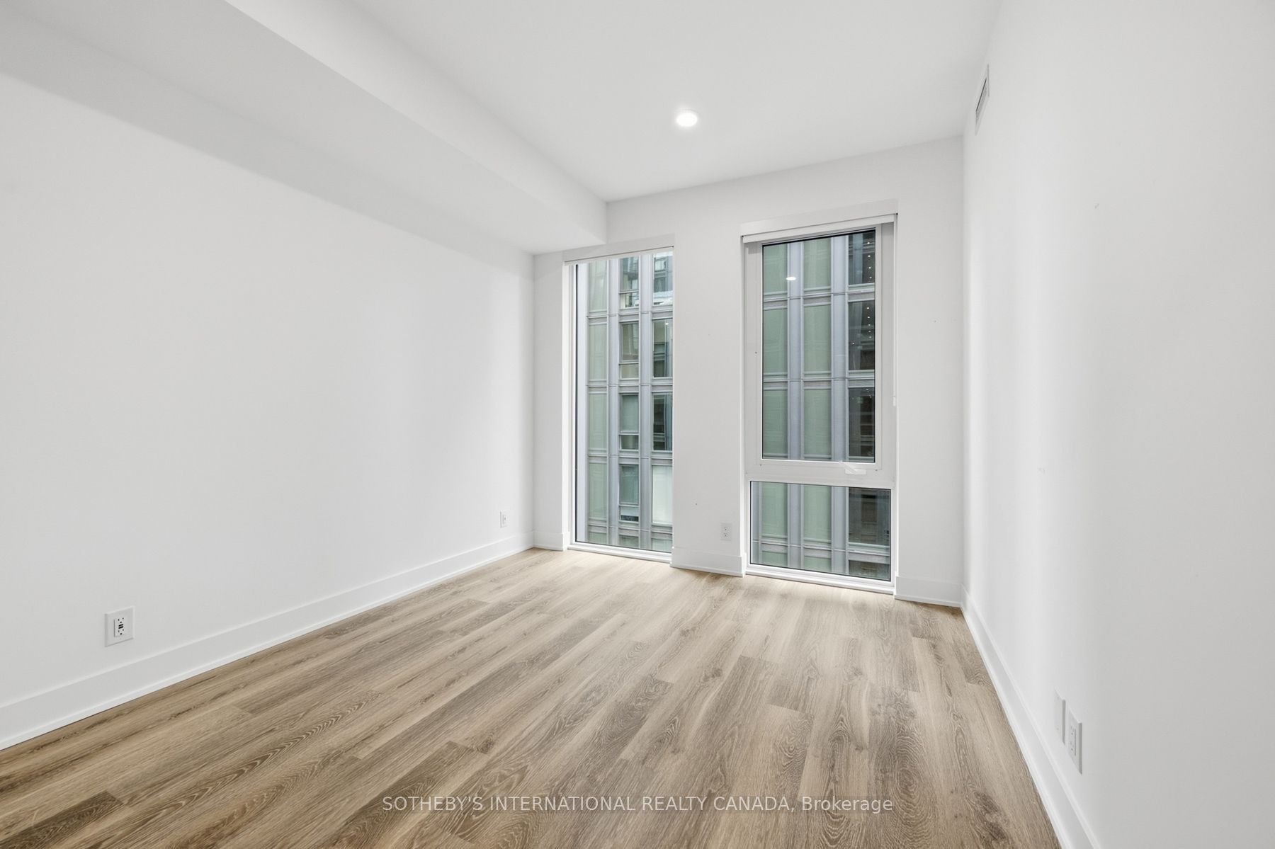 30 Mutual Street E2501 Property Photo 15