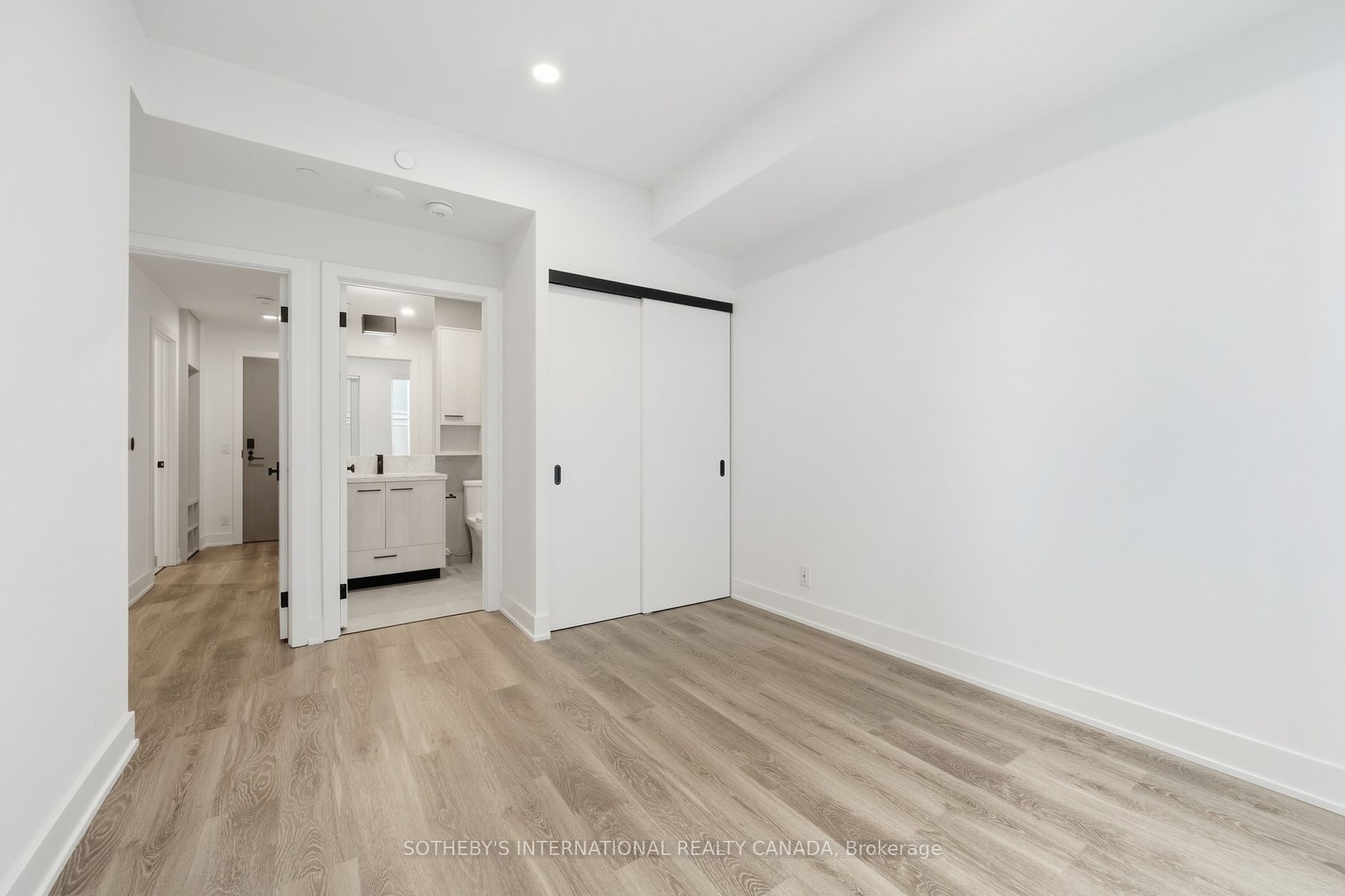 30 Mutual Street E2501 Property Photo 17