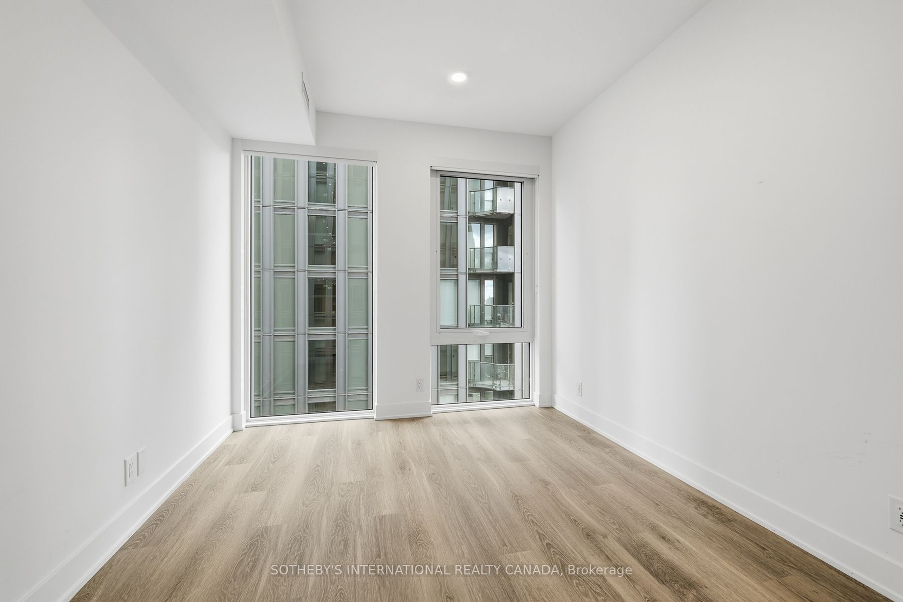 30 Mutual Street E2501 Property Photo 21