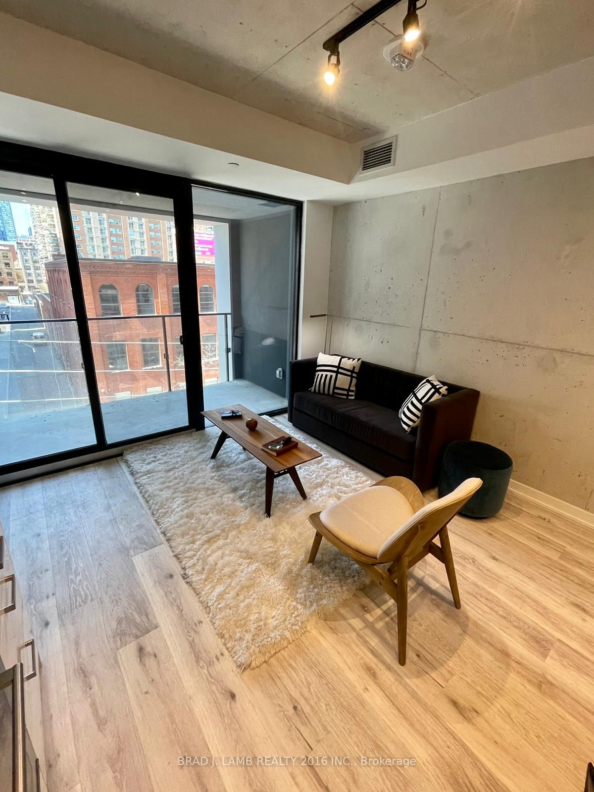 55 Ontario Street 411 Property Photo 3