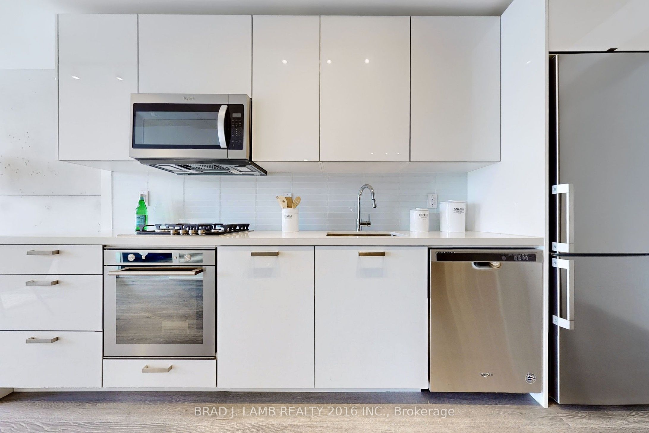 55 Ontario Street 305 Property Photo 10