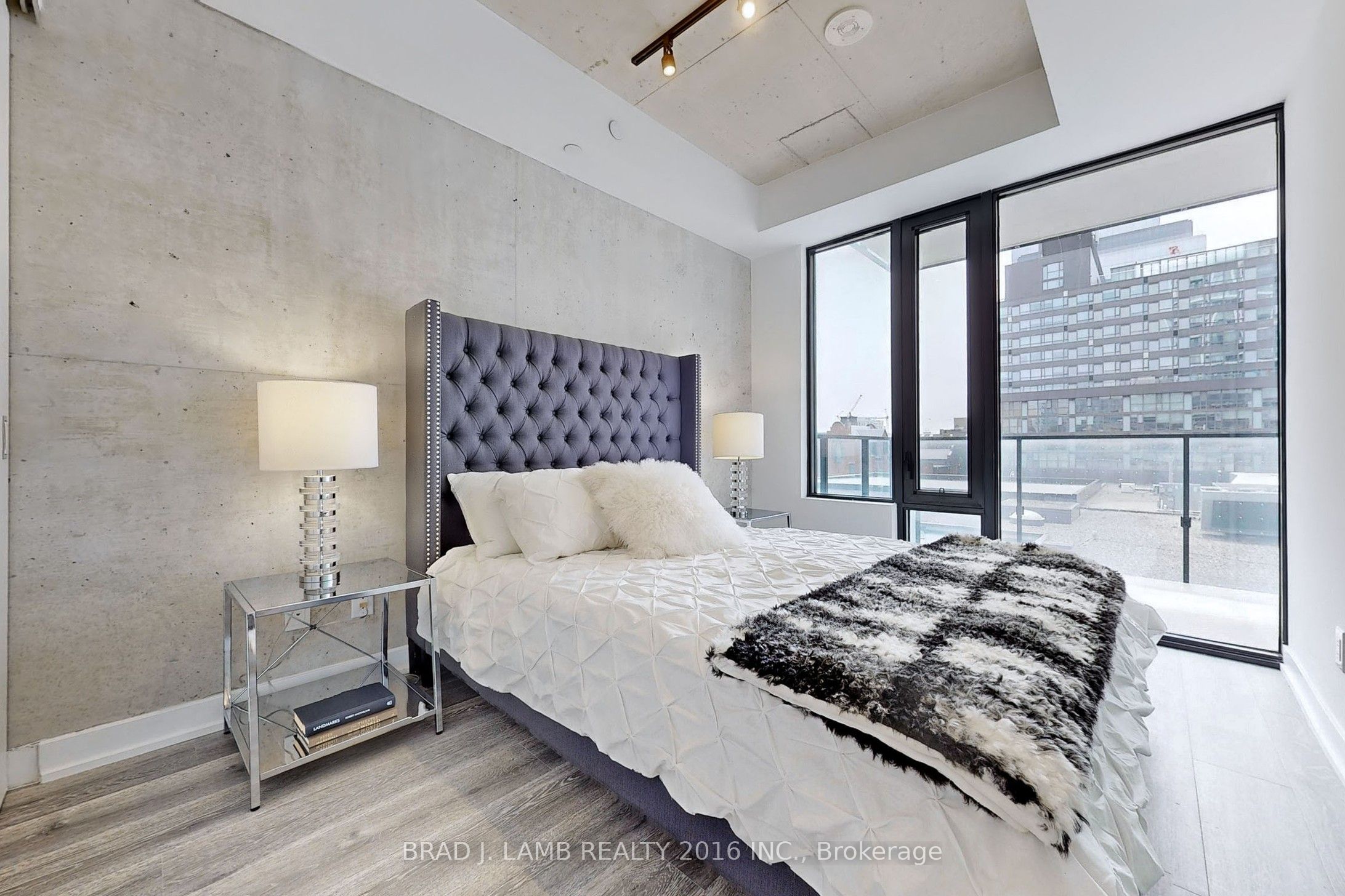 55 Ontario Street 305 Property Photo 11