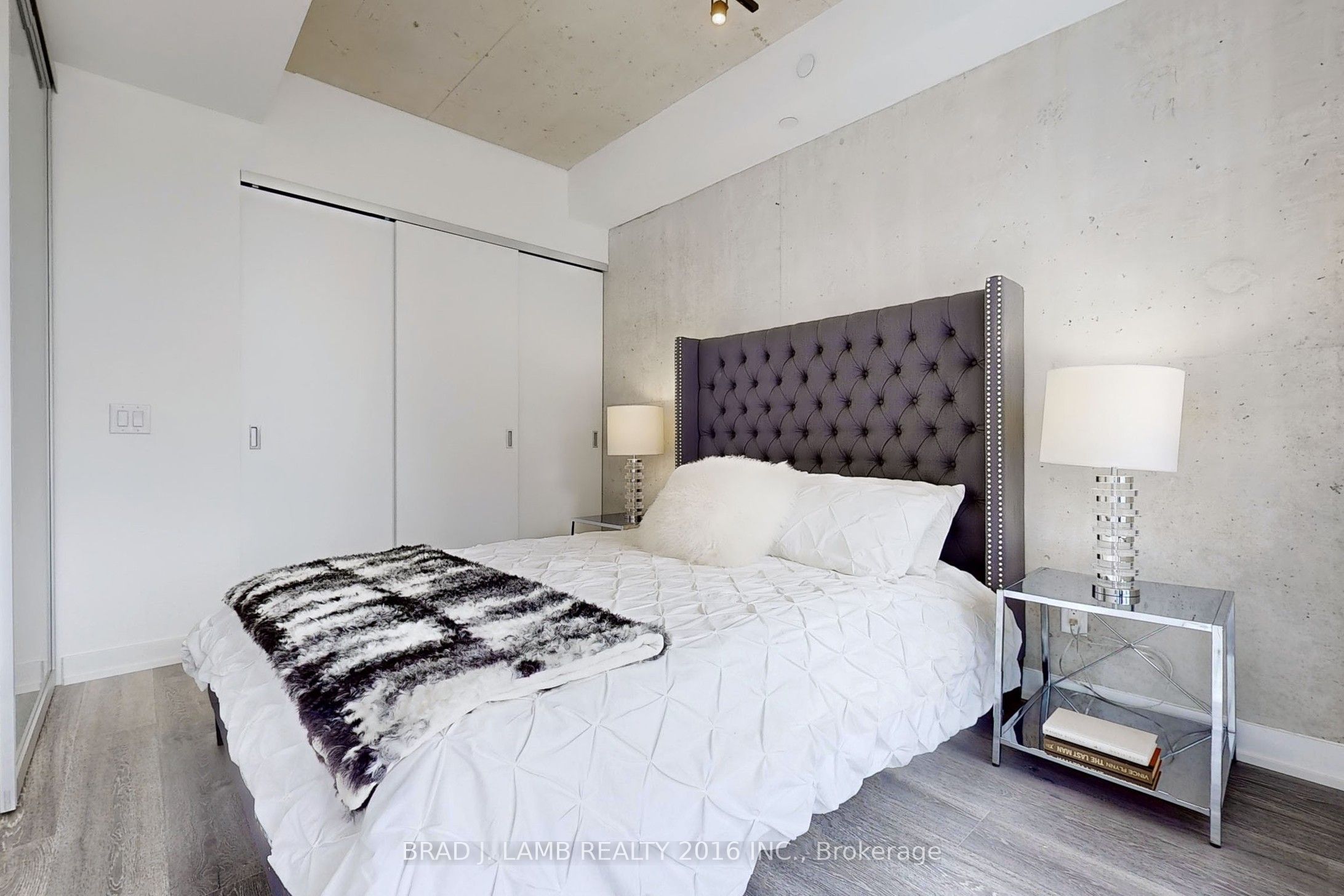 55 Ontario Street 305 Property Photo 12