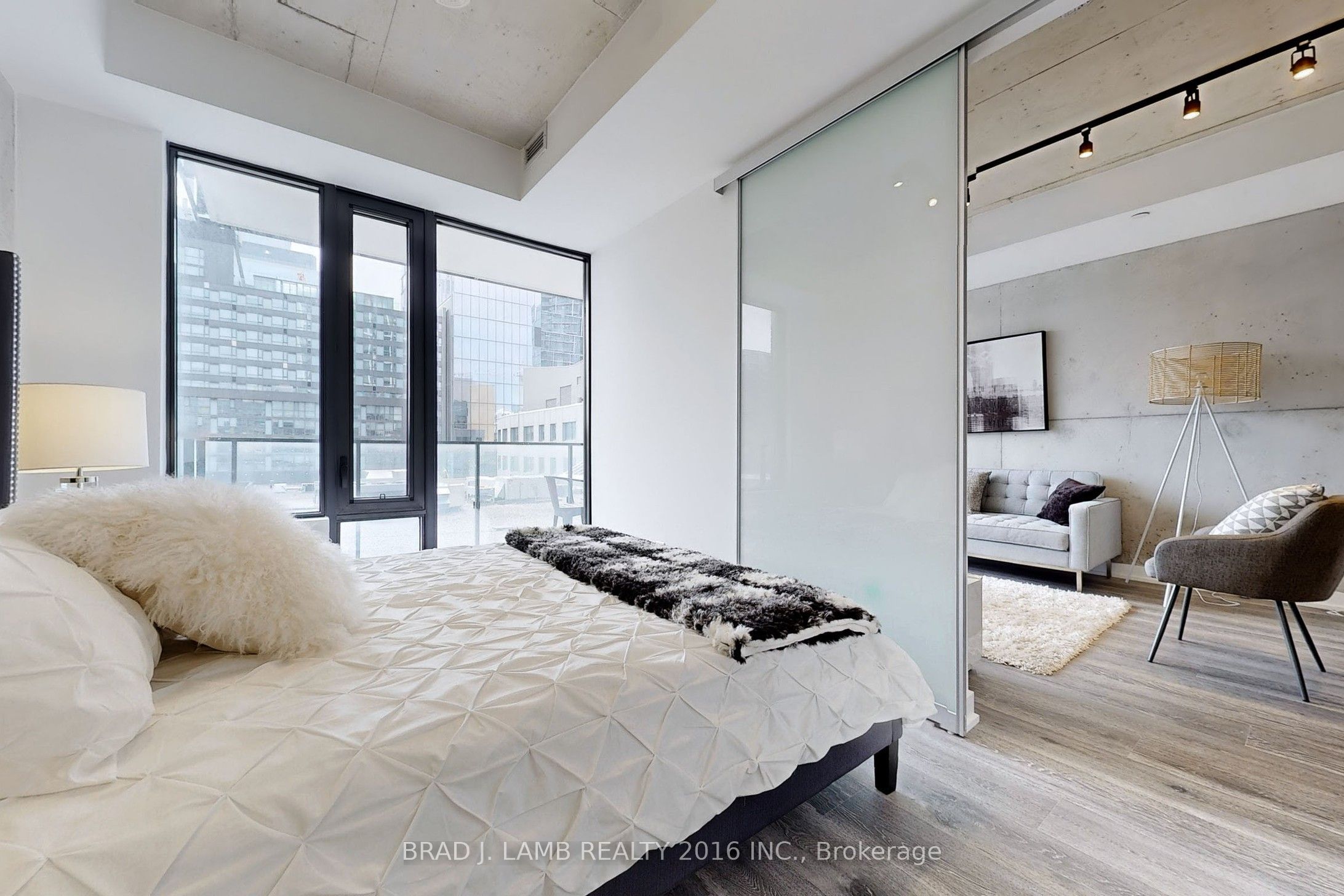 55 Ontario Street 305 Property Photo 13