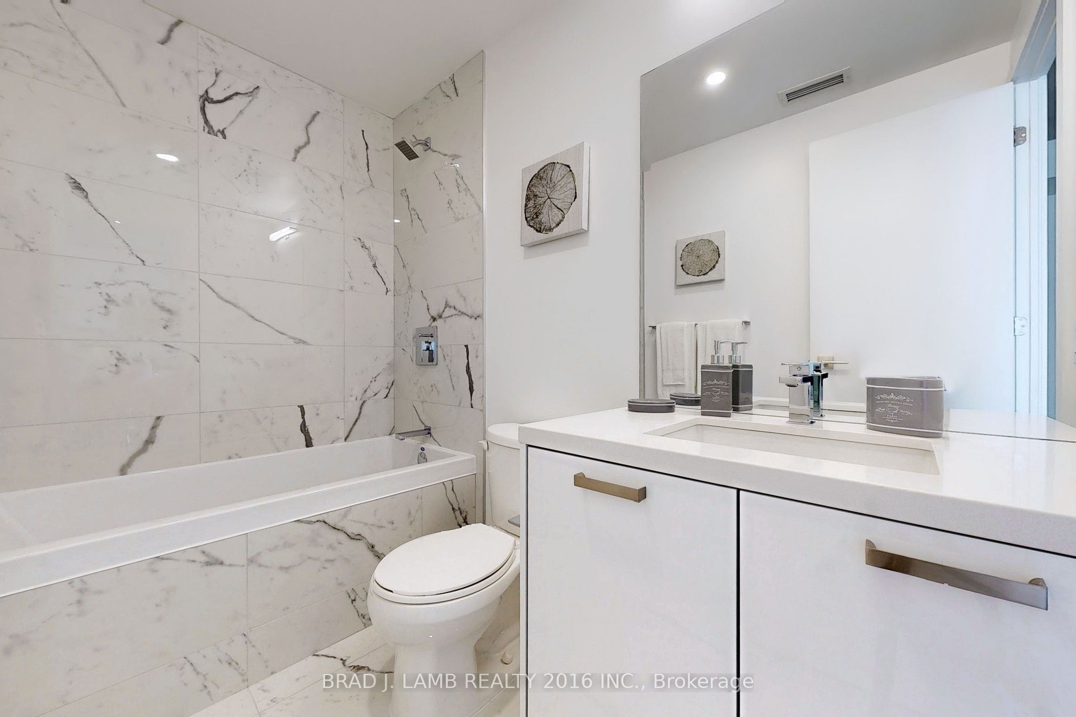 55 Ontario Street 305 Property Photo 16