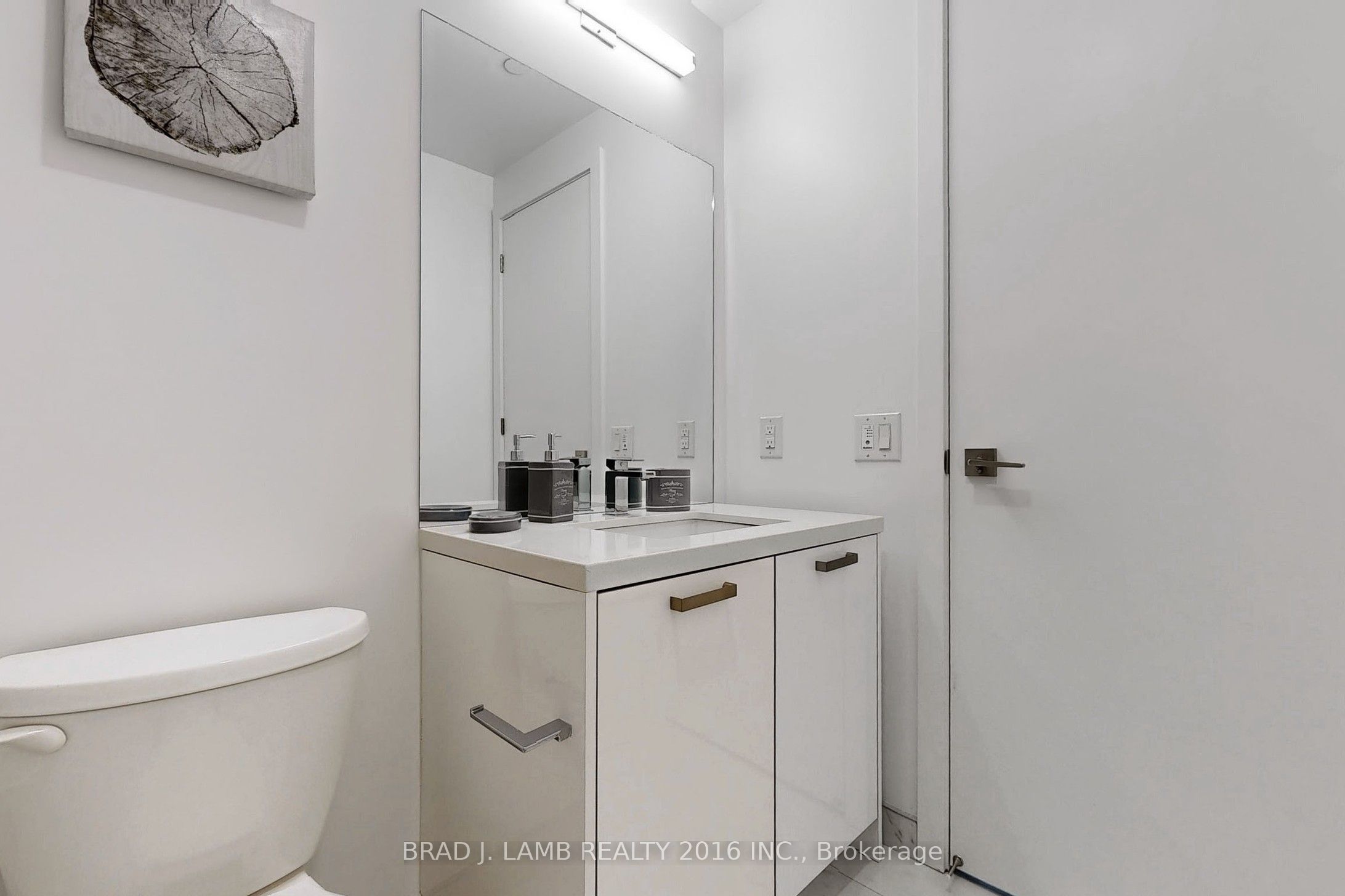 55 Ontario Street 305 Property Photo 17