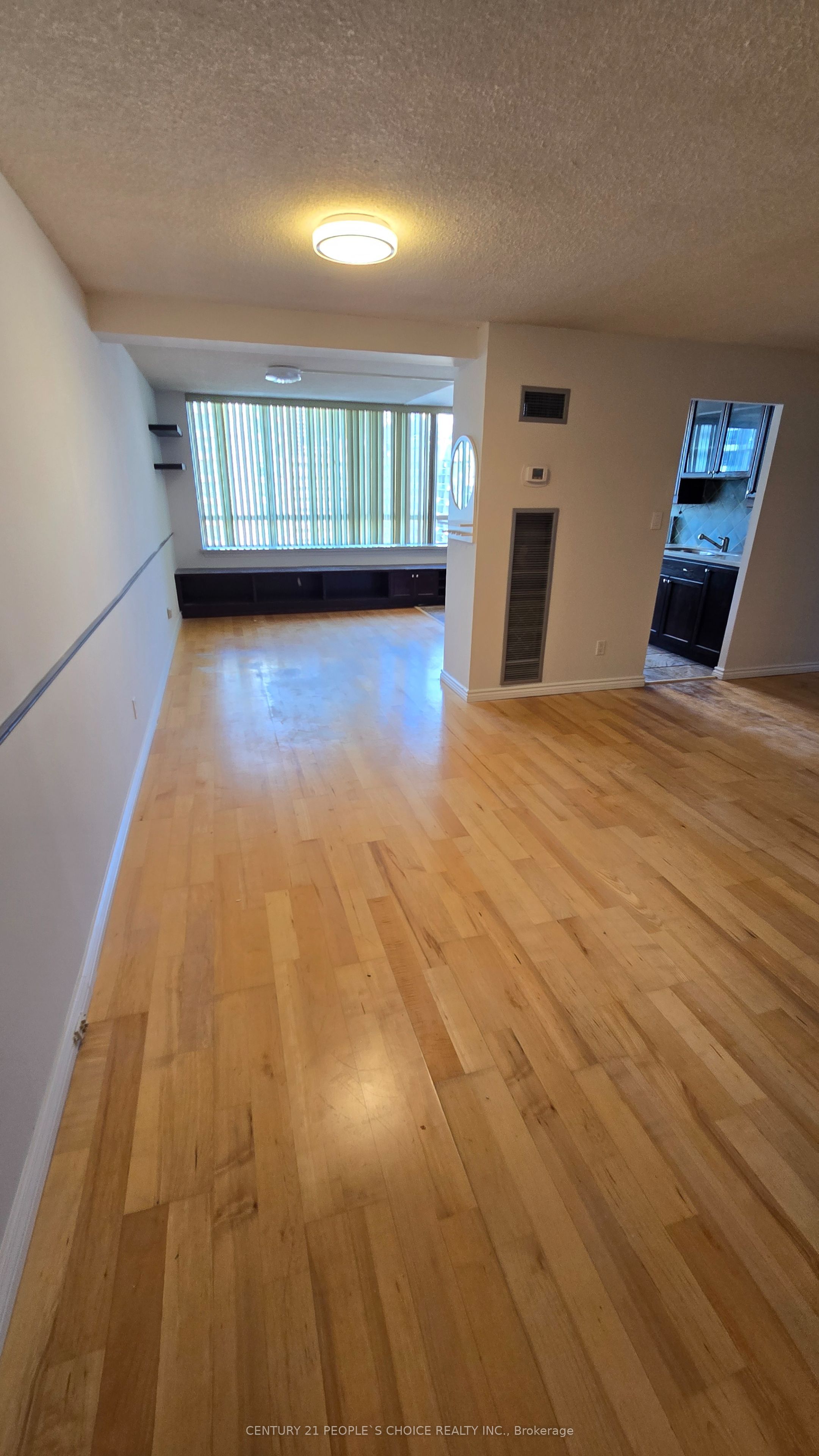 633 Bay Street 2604 Property Photo 7